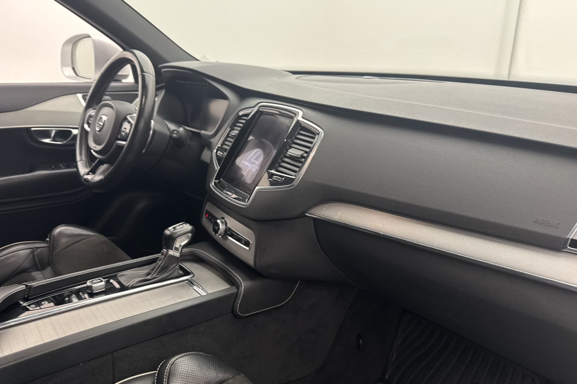 Volvo XC90 D5 AWD R-Design VOC Värm 360° 7-Sits Drag BLIS