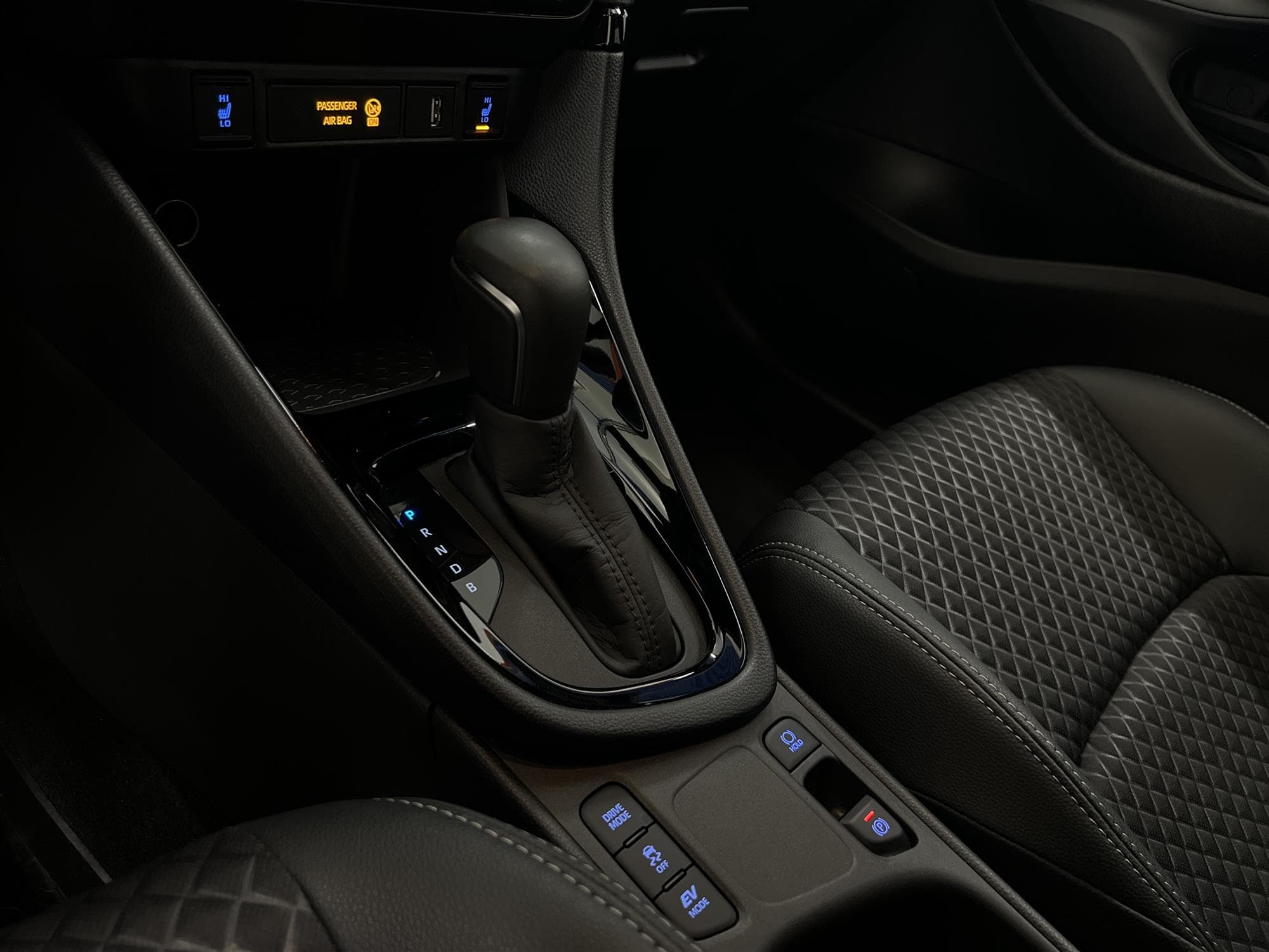 Toyota Yaris Hybrid 116hk 1 Brukare B-Kam Style Paket 
