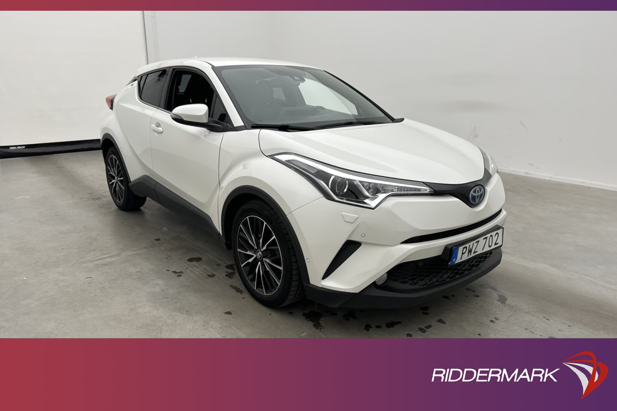Toyota C-HR Hybrid 122hk