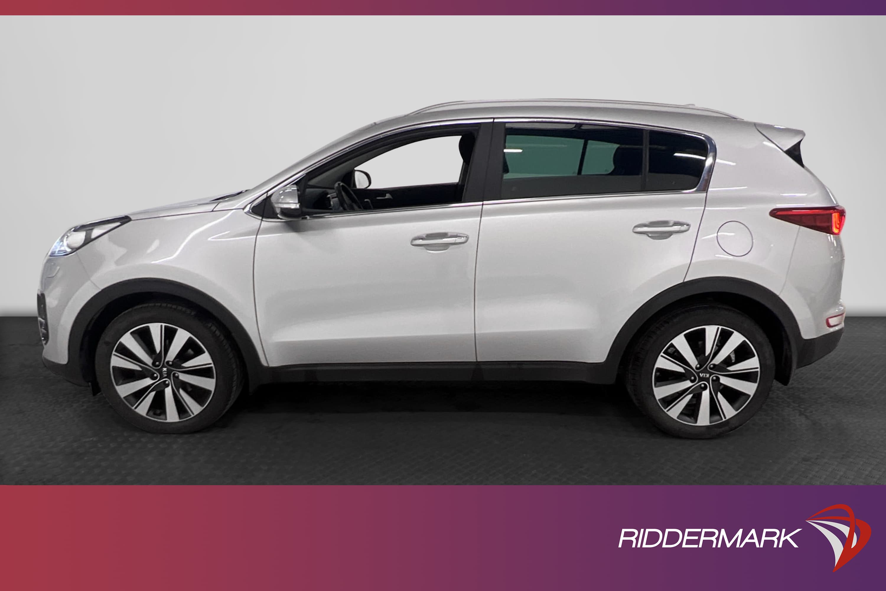 Kia Sportage 1.7 CRD 115hk M-värm B-kamera P-sensorer Lågmil