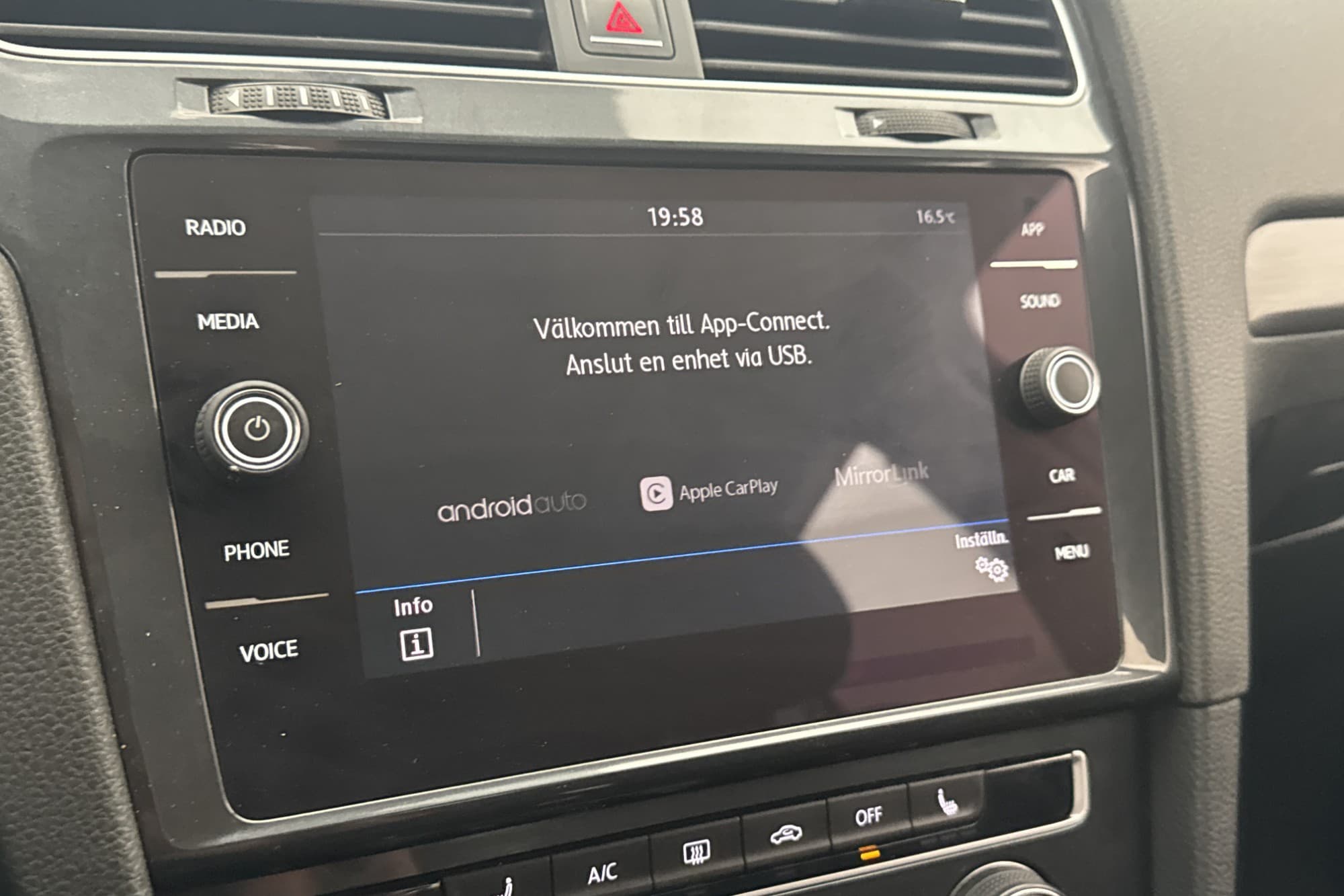Volkswagen Golf 1.0 TSI 110hk Adaptiv Farthållare Carplay 