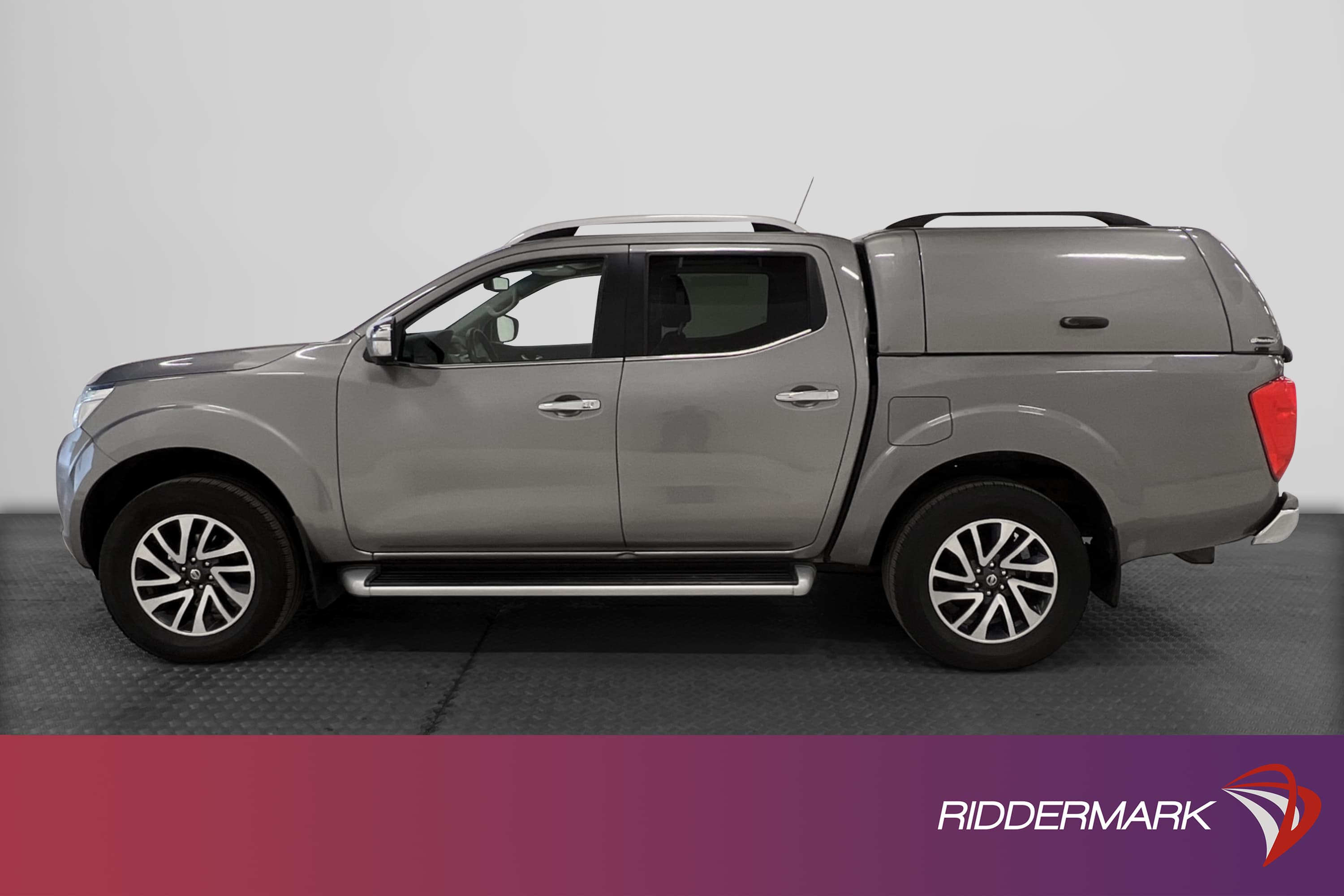 Nissan Navara Tekna 190hk Automat Värmare Diff Drag Moms