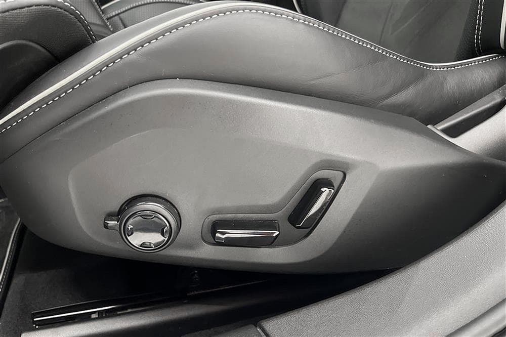 Volvo S90 T5 250hk R-Design B-Kamera B-Värm VOC Navi Blisinteriör