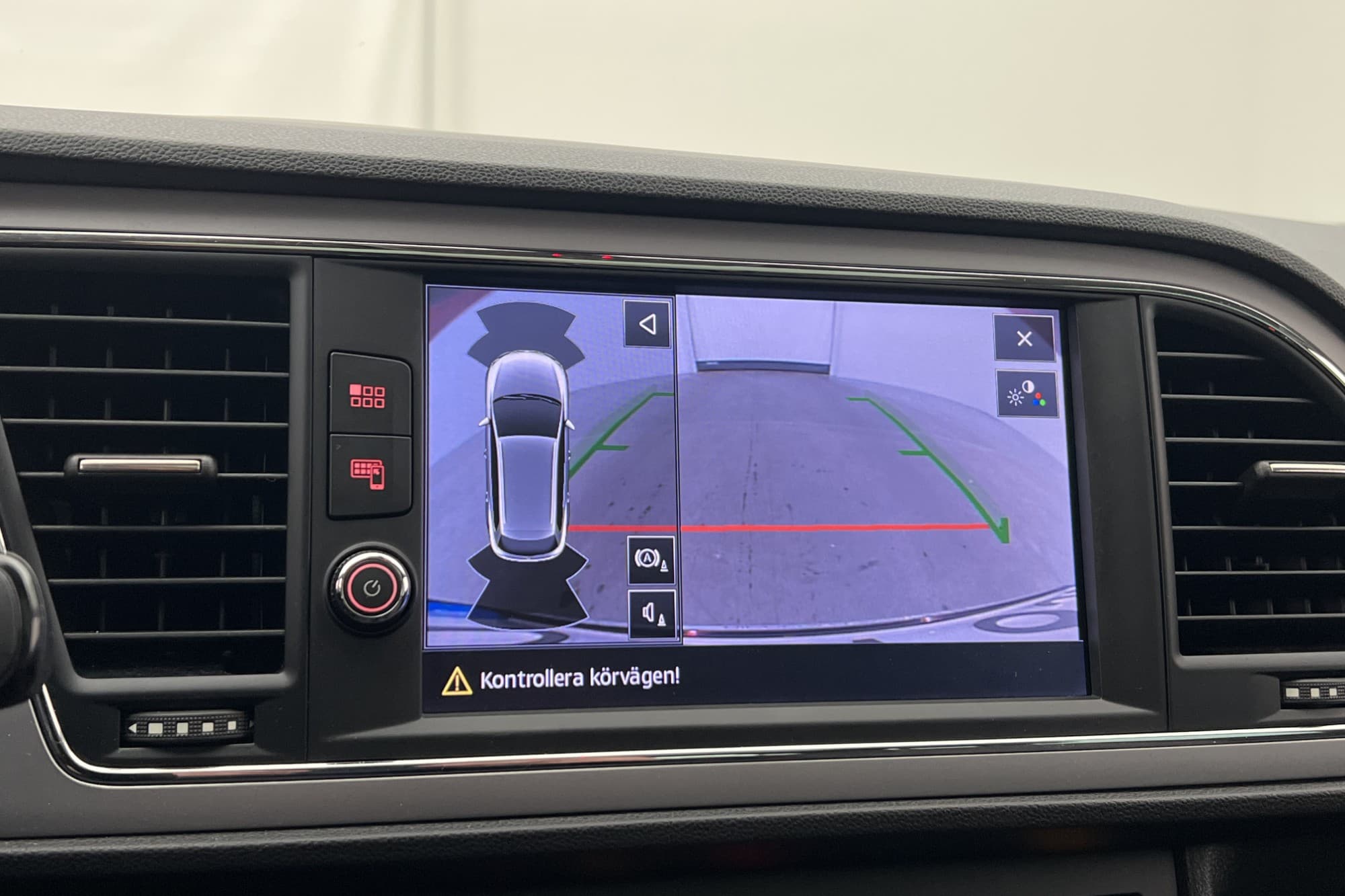 SEAT Leon ST 1.0 TSI 115hk Style Pano Kamera CarPlay Keyless