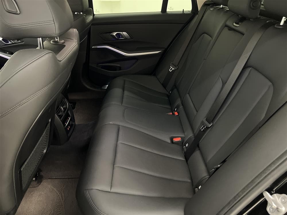 BMW 320d 190hk xDrive Sport line Skinn Cockpit Navi Draginteriör