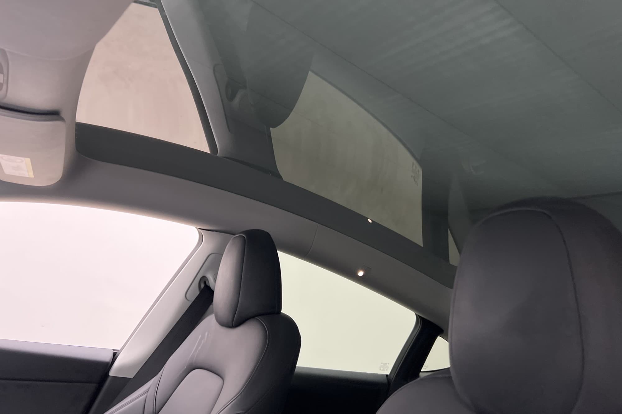 Tesla Model Y Performance Autopilot Svensksåld MOMS