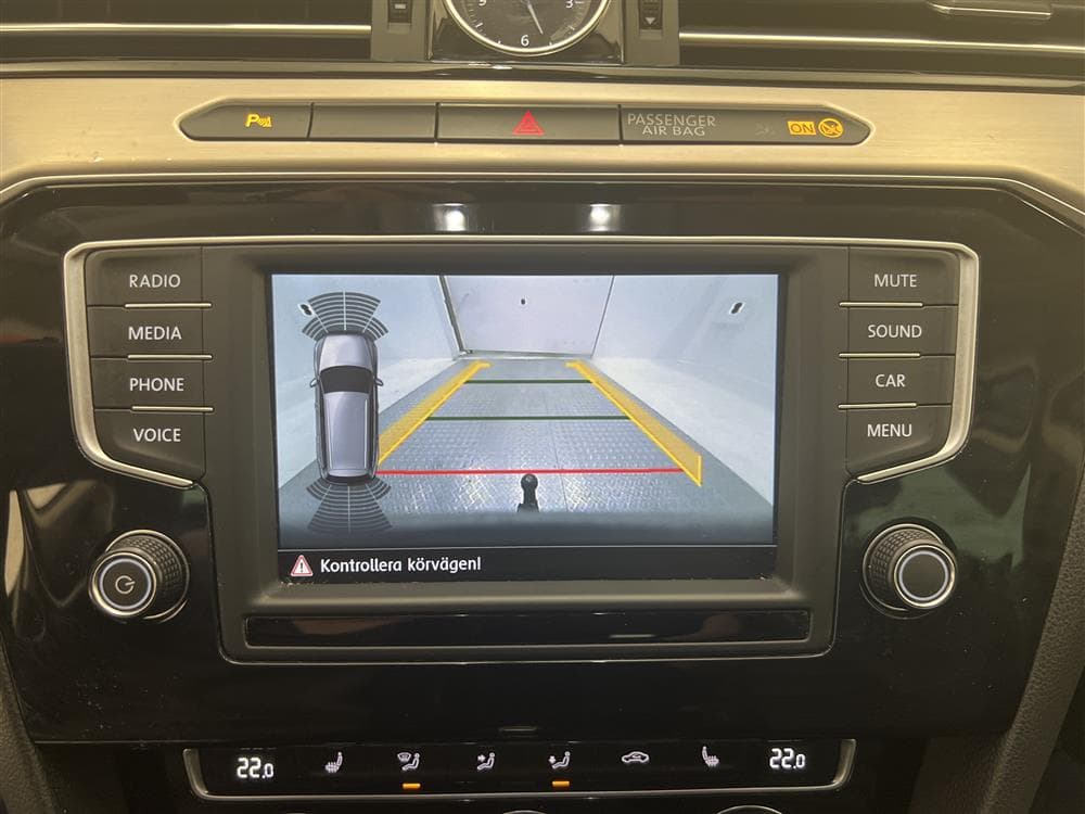 Volkswagen Passat 2.0 TDI 4M R-line Cockpit D-värm B-kamerainteriör