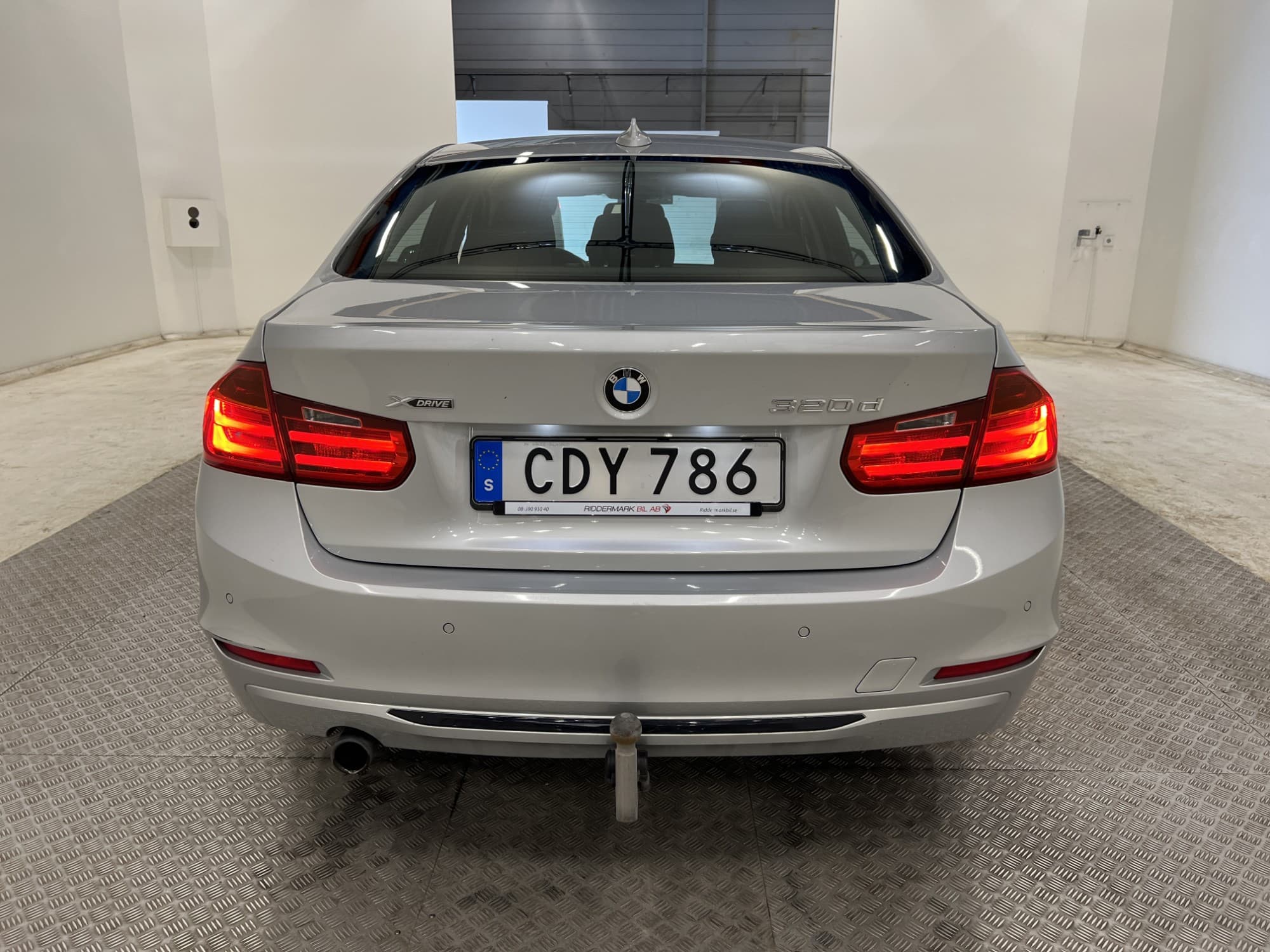 BMW 320d xDrive 184hk Drag Navi Bluetooth P-sensorer