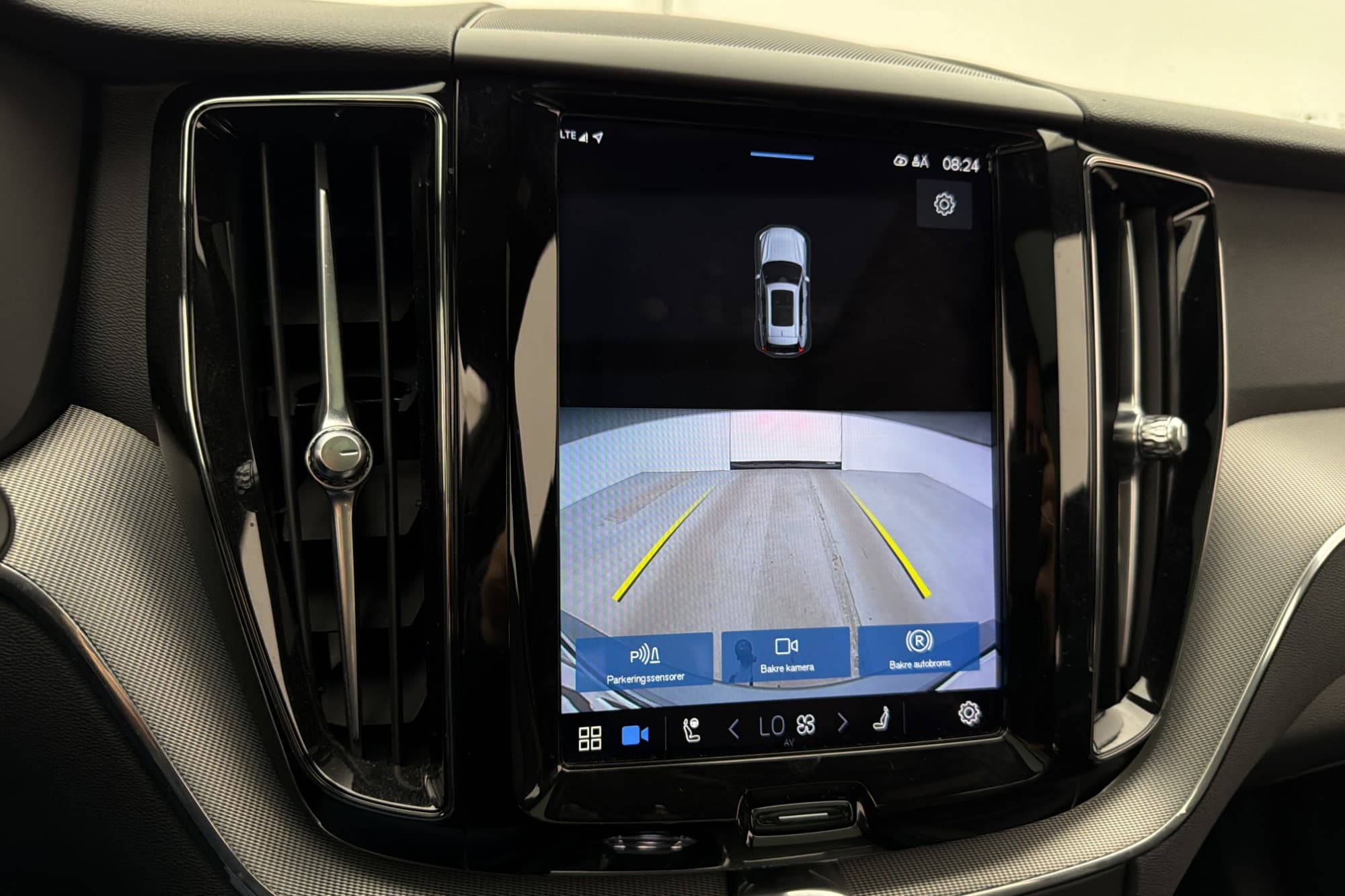 Volvo XC60 T6 350hk AWD Plus Dark Pano Drag Värm MOMS