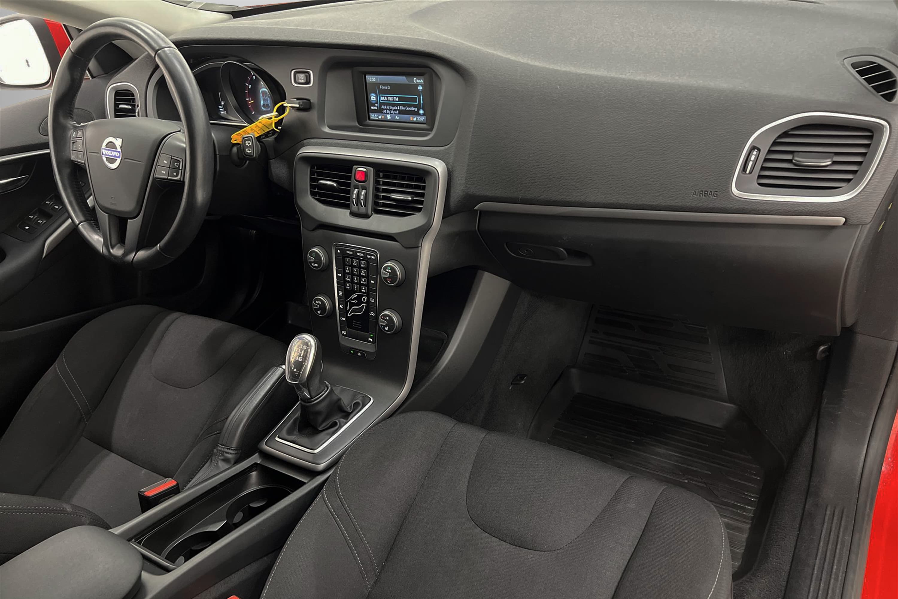Volvo V40 T3 150hk  1 Brukare Välservad Ny K-Rem B-Kam PDC