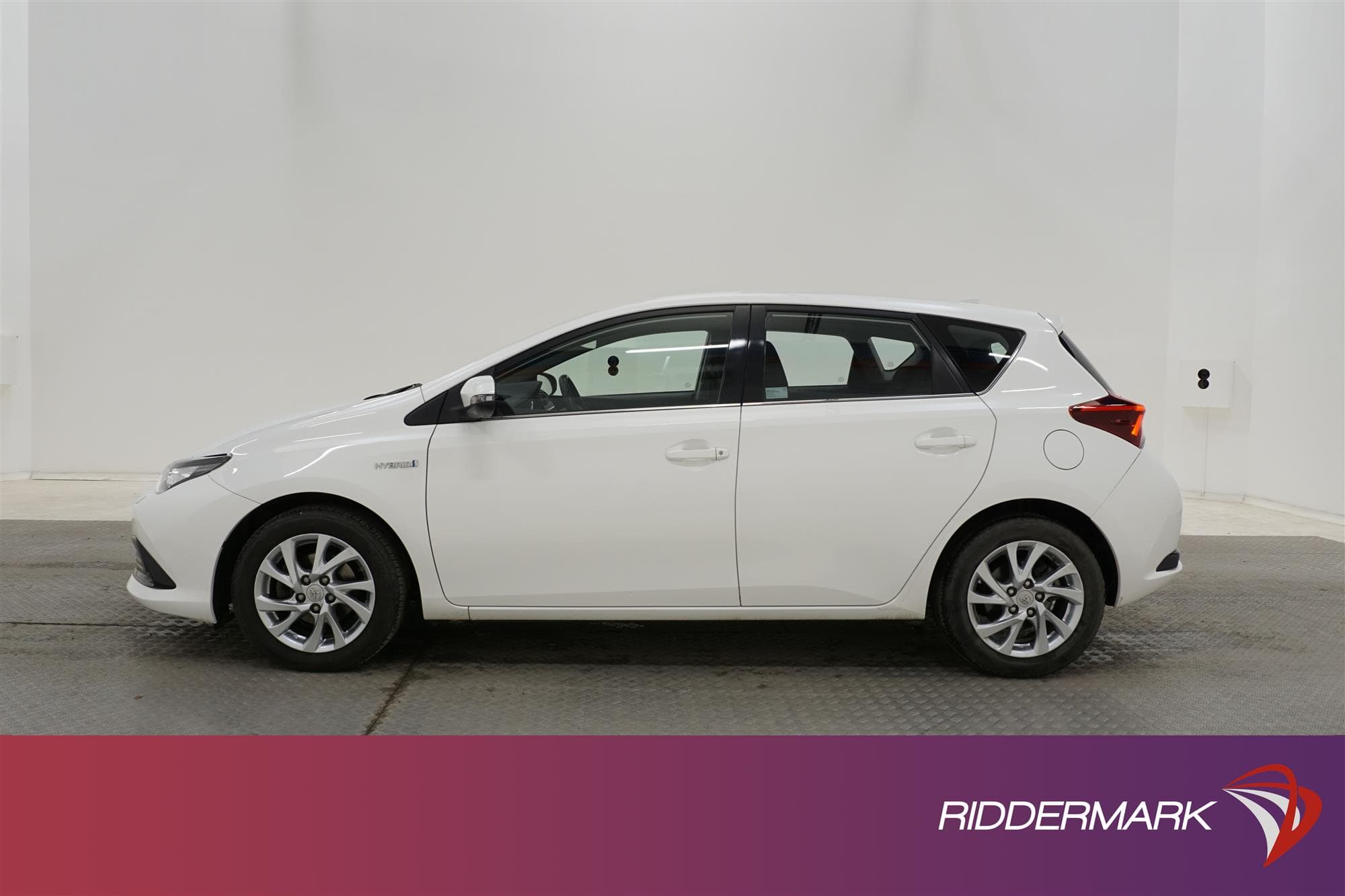 Toyota Auris Hybrid 136hk Navigator Backkamera 0,36L/mil