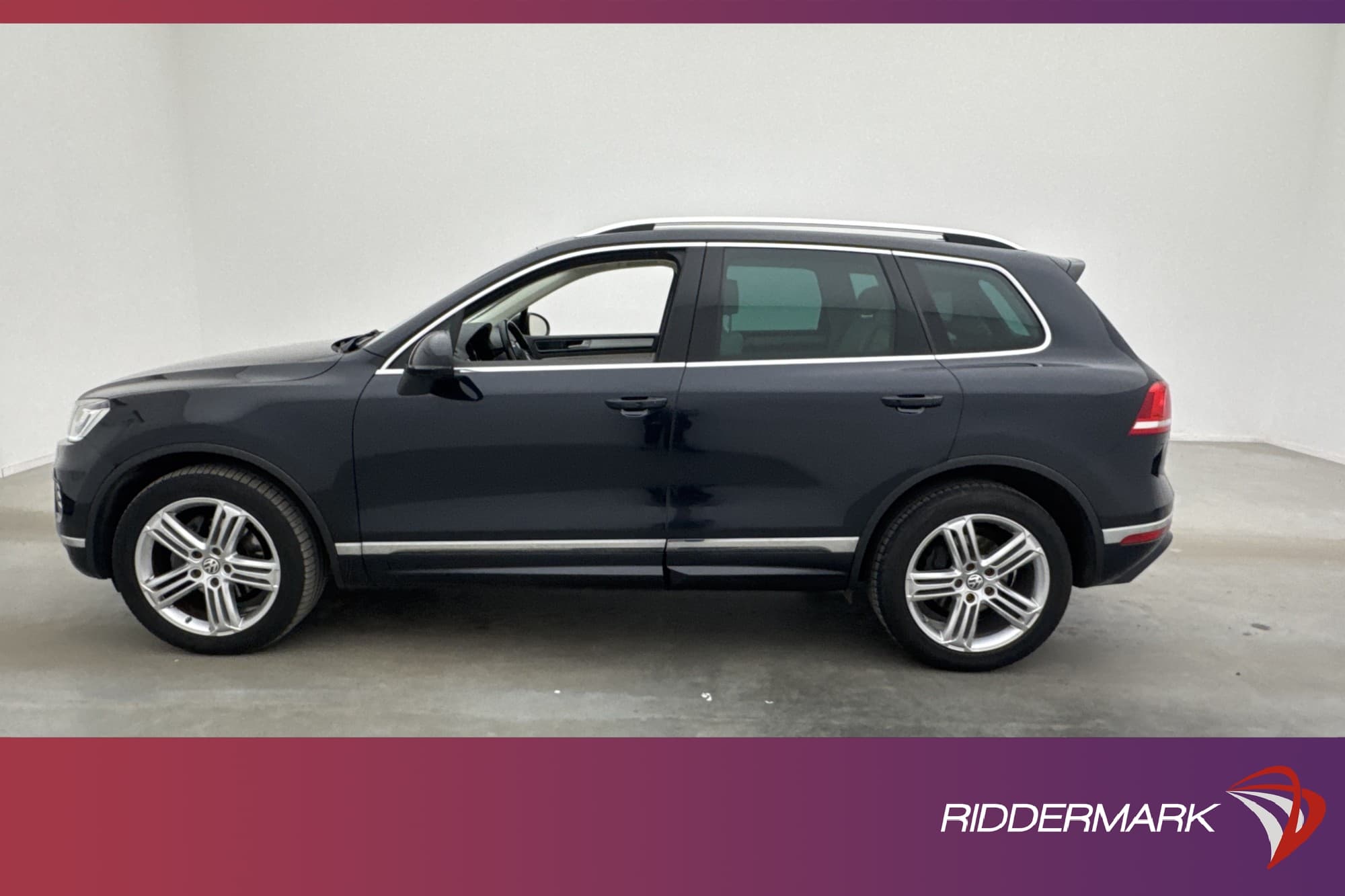 Volkswagen Touareg 3.0 TDI 262hk 4M R-Line D-Värm Pano 360°