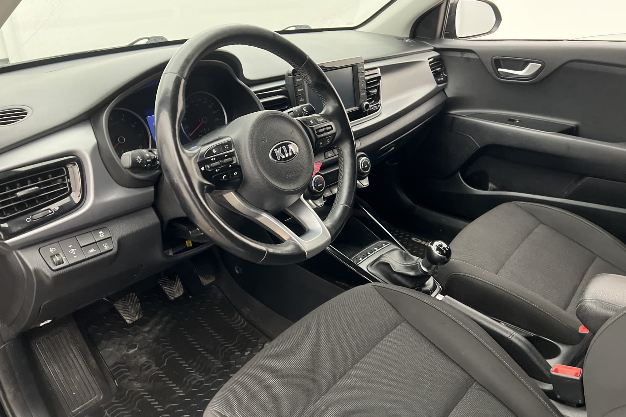 Kia Rio 1.2 CVVT 84hk CarPlay Kamera Rattvärme Låg skatt