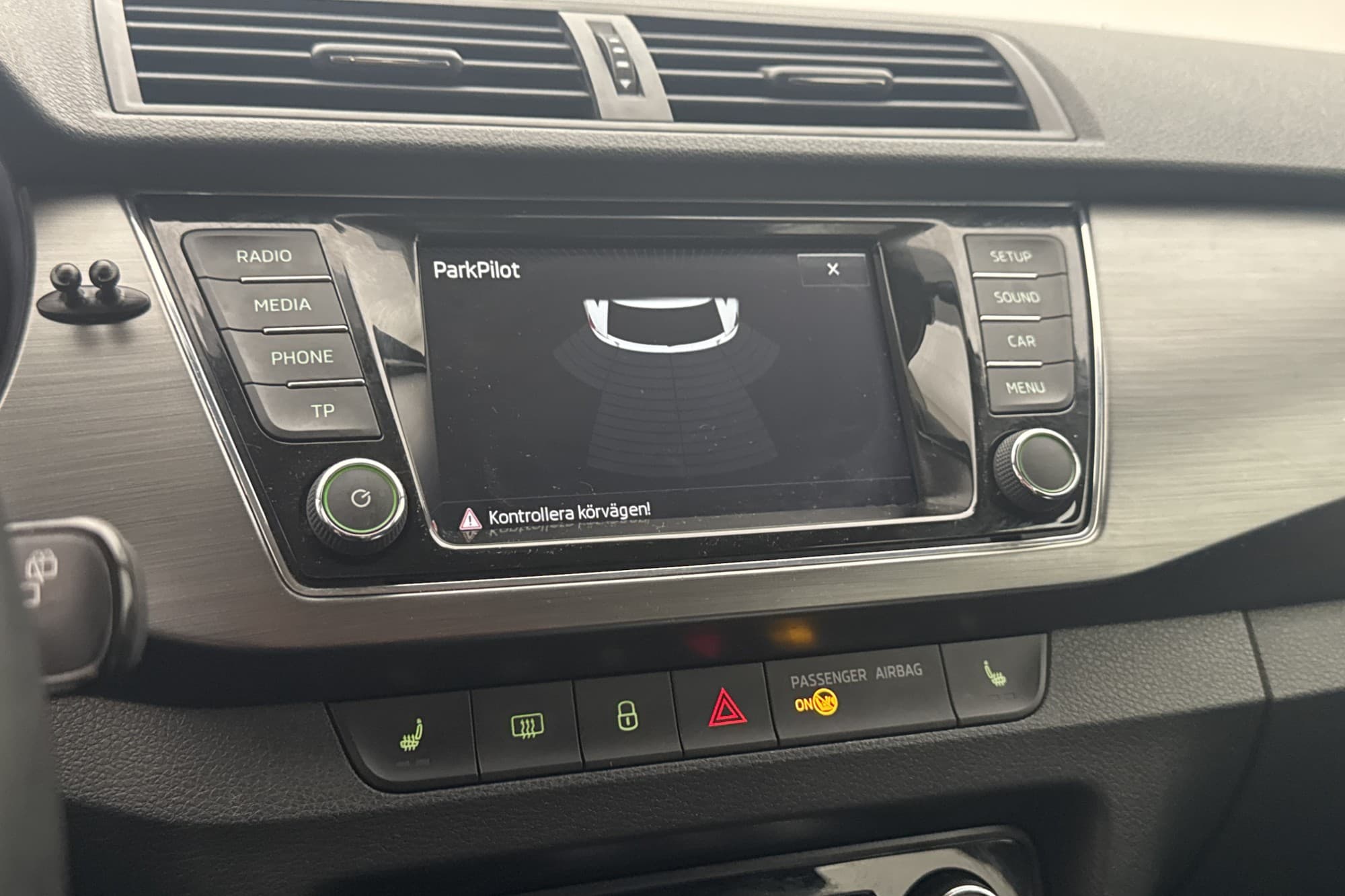 Skoda Fabia Kombi TSI 110hk Style M-Värm CarPlay P-Sensorer