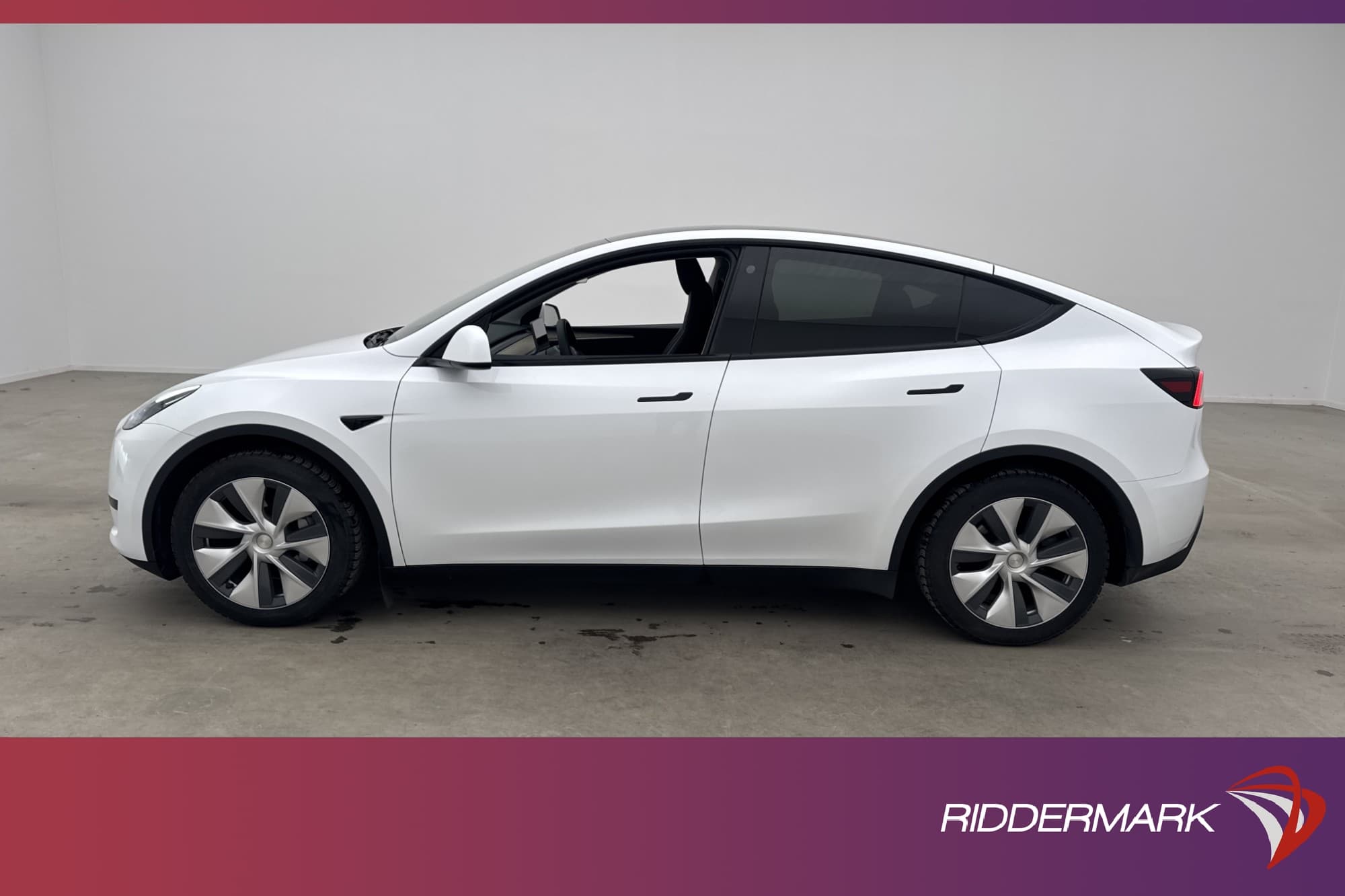 Tesla Model Y Standard Range