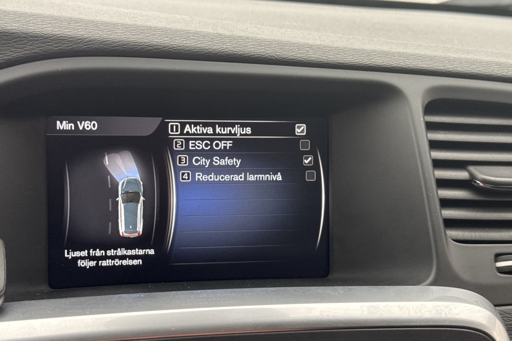 Volvo V60 D5 Plug-in AWD 231hk Momentum VOC Värmare Sensorer