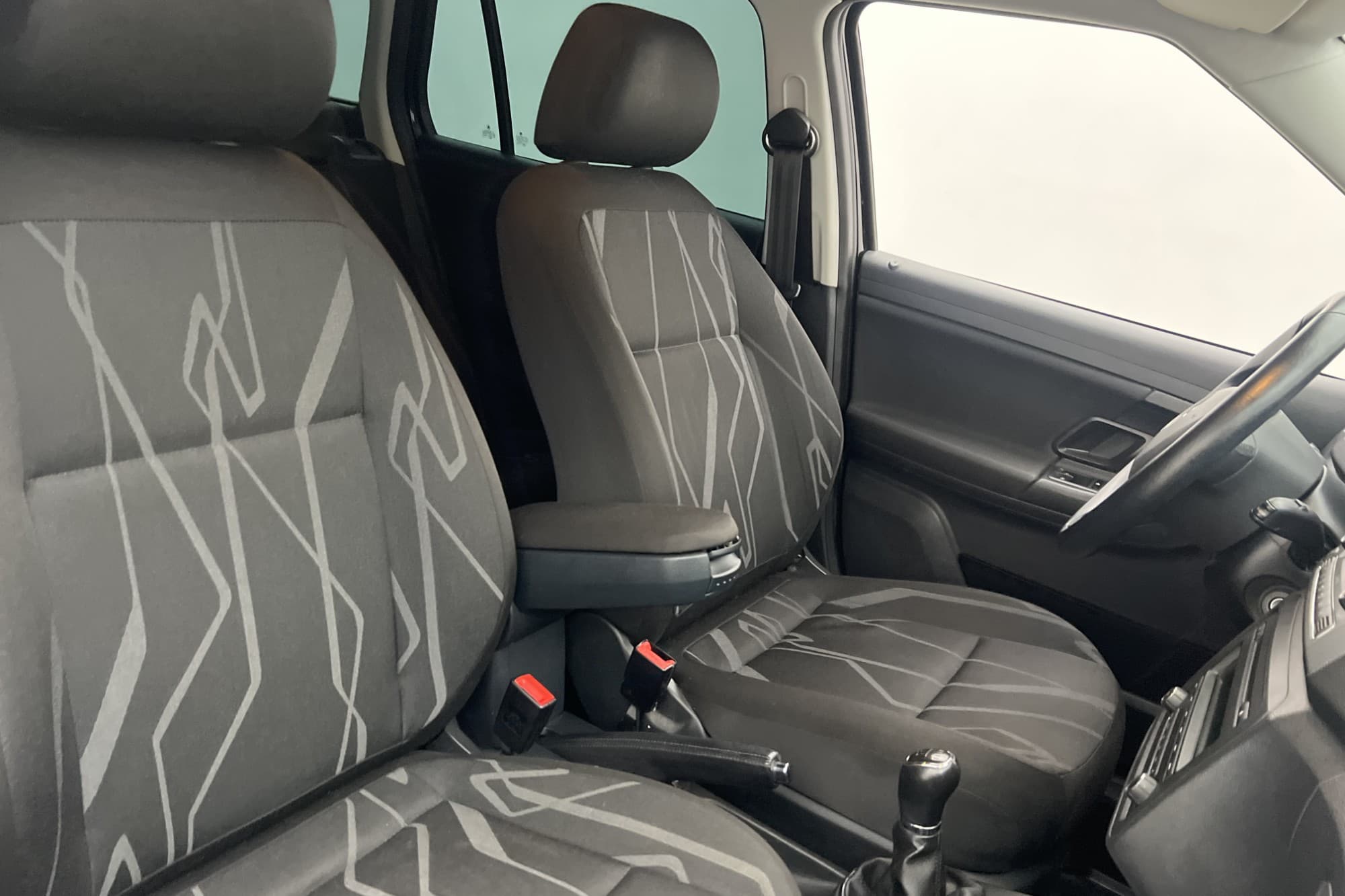 Skoda Fabia Kombi 1.2 TSI 86hk Ambition Sensorer Farthållare