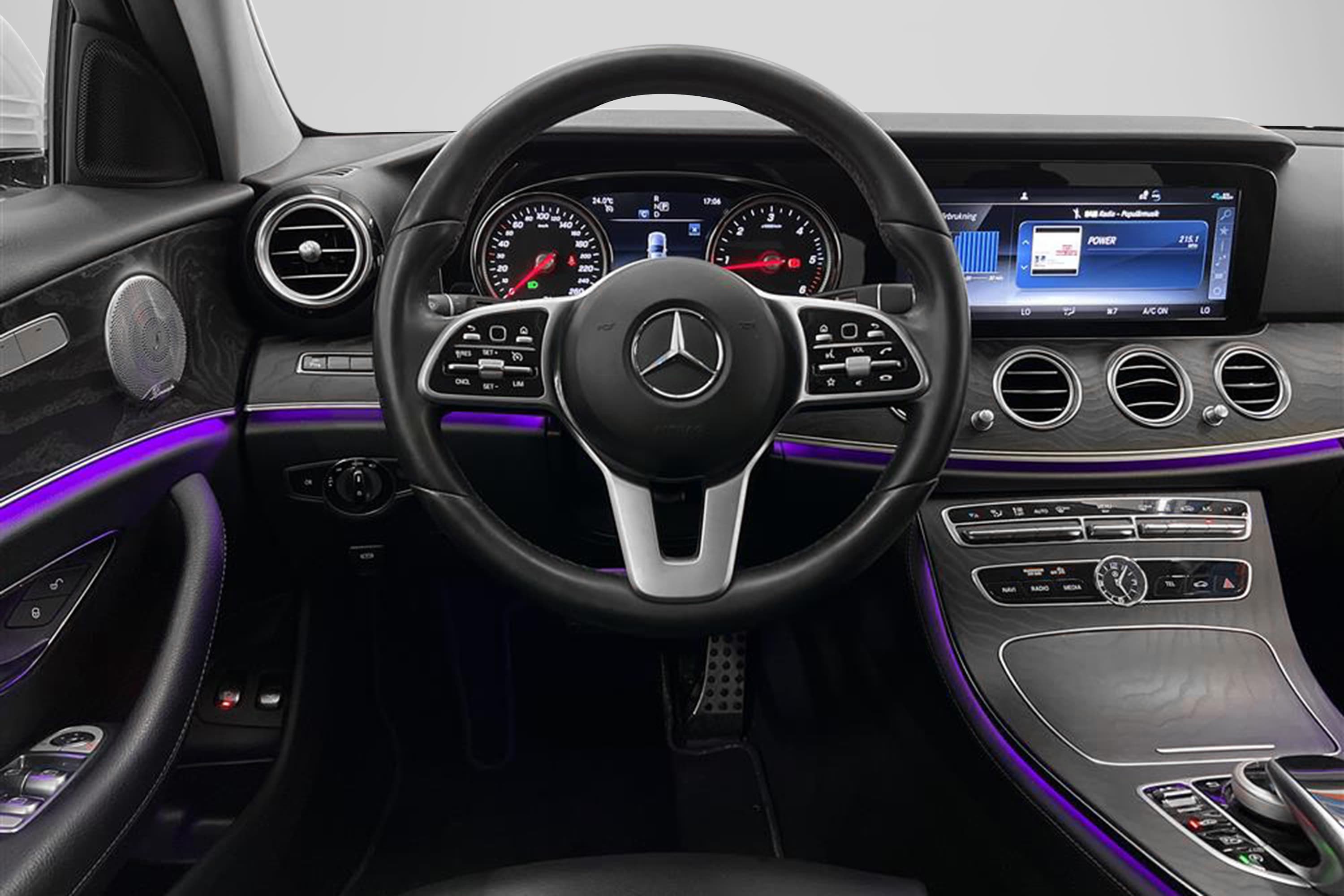 Mercedes-Benz E 220 d 4M All-T Burmester 360° Drag Värmareinteriör