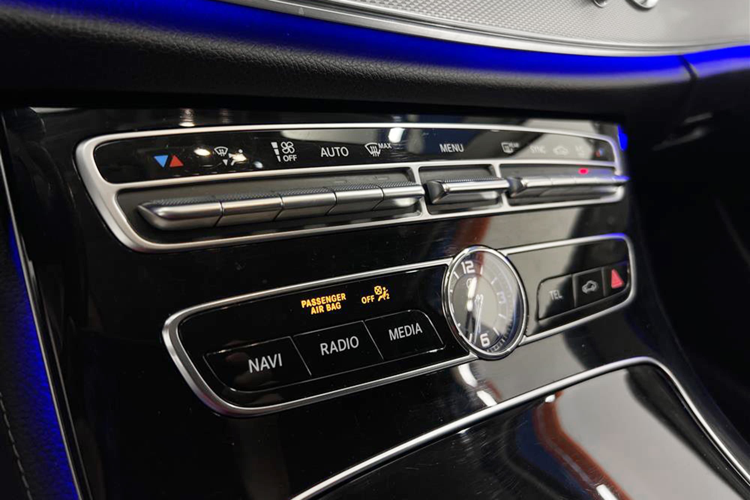 Mercedes-Benz E 220 d 194hk Widescreen Burmester Drag Naviinteriör