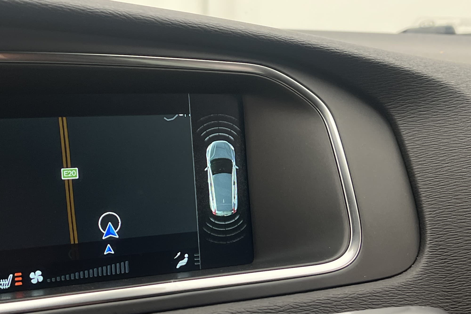 Volvo V40 D4 190hk R-Design VOC Värm Pano Sensorer Navi