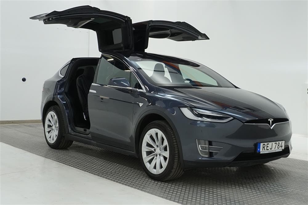 Tesla Model X 90D