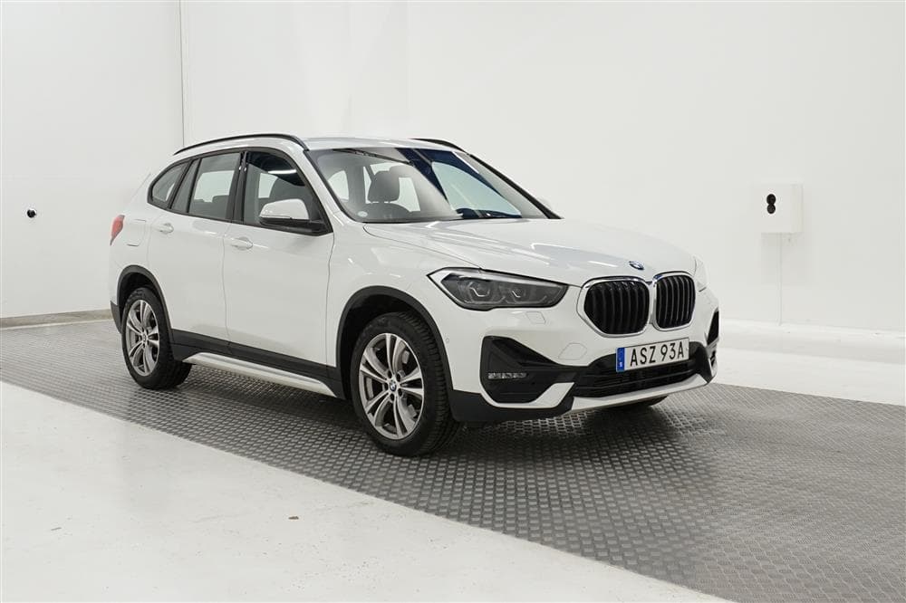 BMW X1 xDrive20d 190hk Sport Line Moms HUD HiFi Navi Dragexteriör