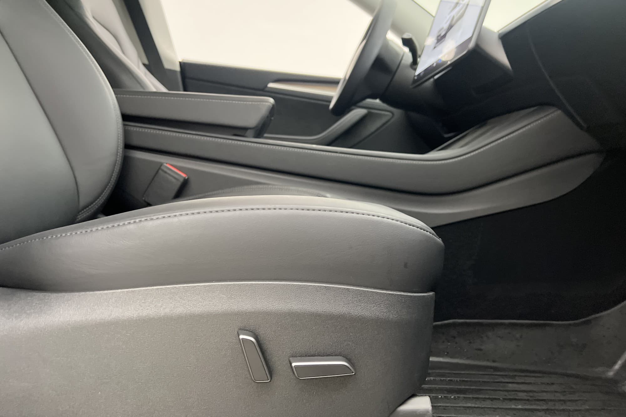 Tesla Model Y Long Range AWD Autopilot Dragkrok Svensksåld
