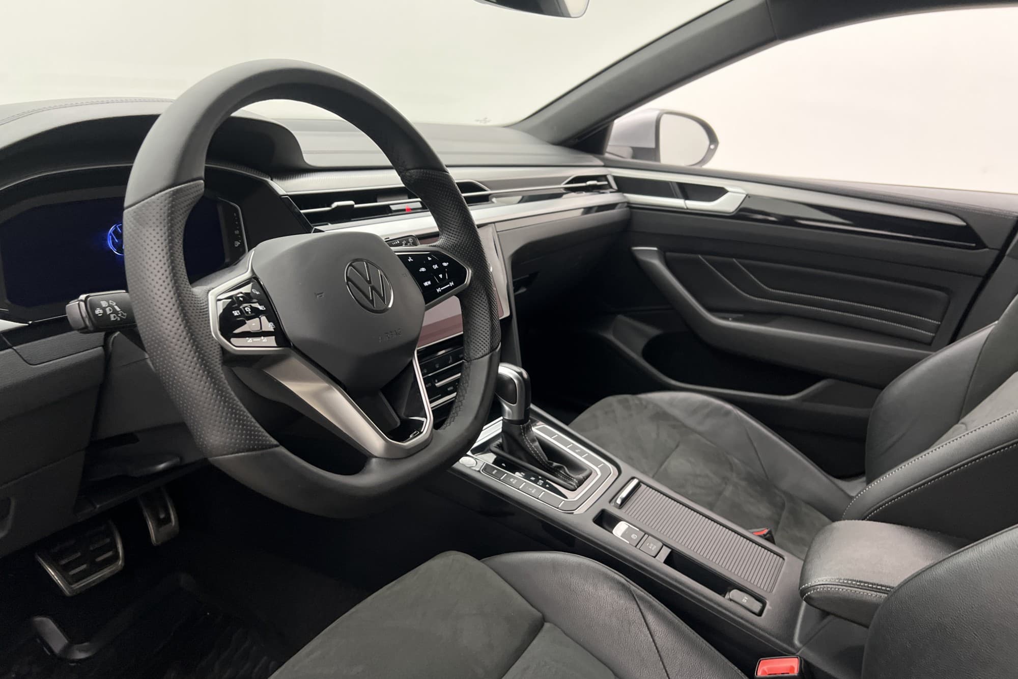 Volkswagen Arteon eHybrid Shooting Brake R-Line Cockpit Drag