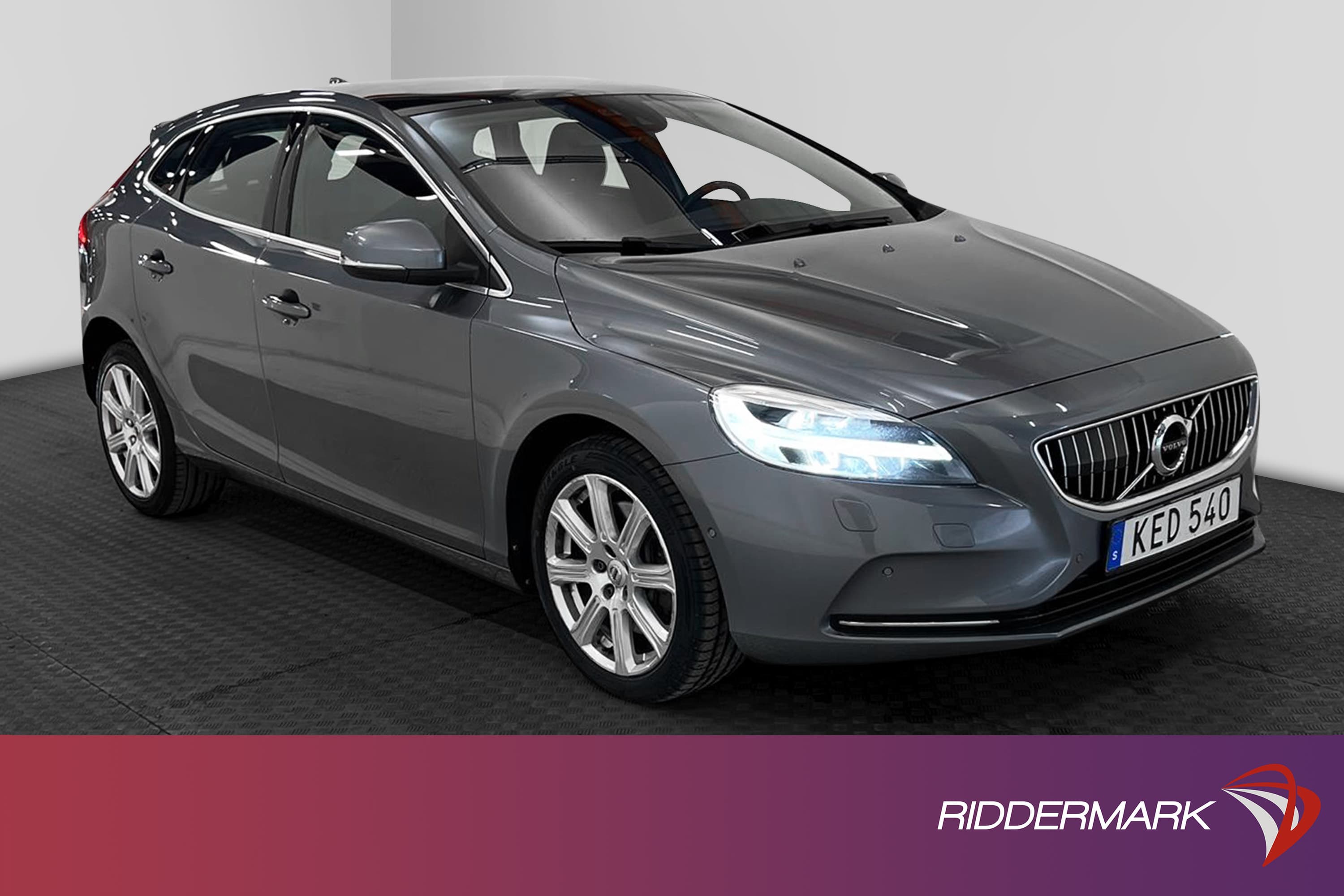 Volvo V40 D4 190hk Summum Värmare Pano Kamera Skinn Navi