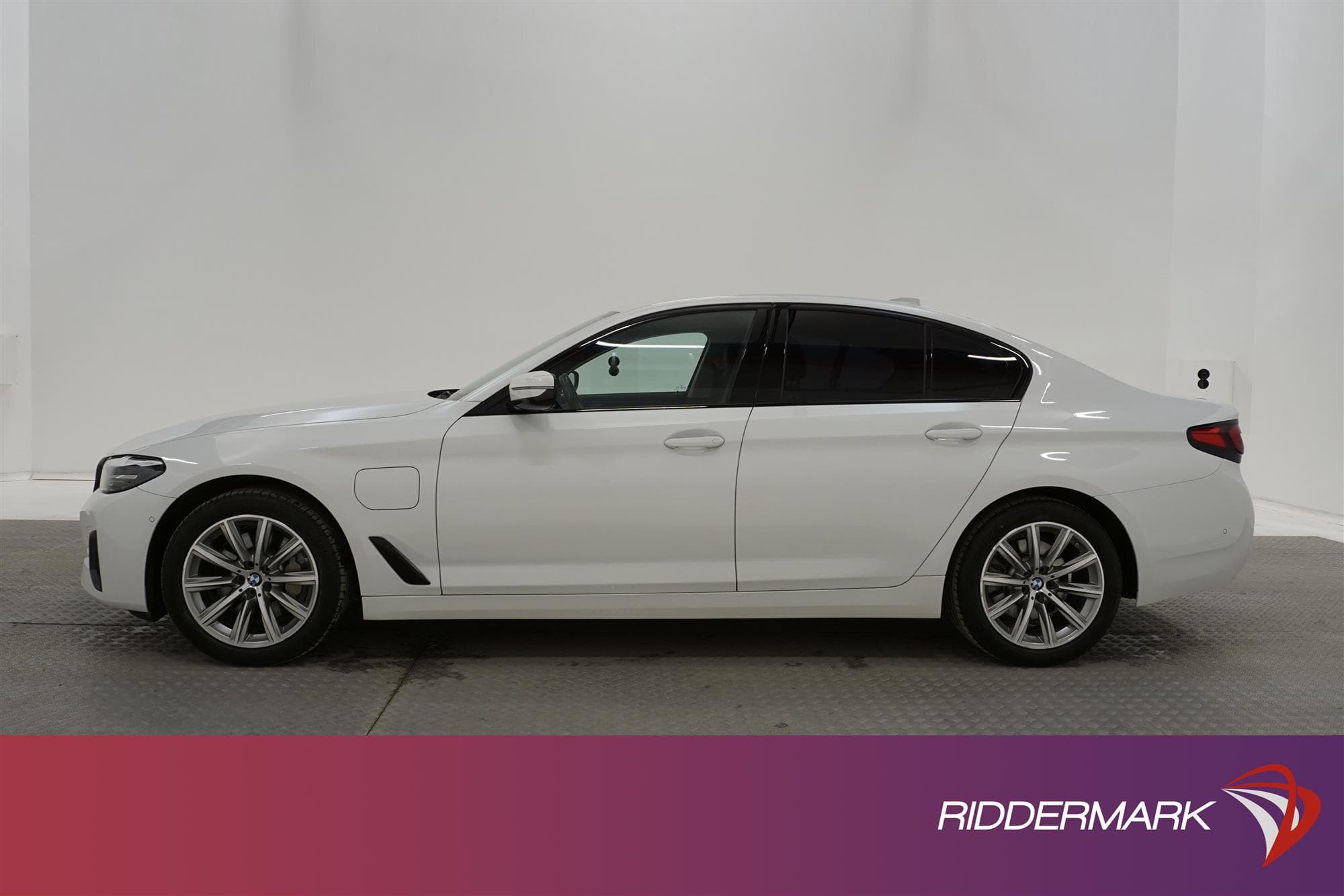 BMW 530e Sedan 292hk Sport Line Skinn Navi Backkamera