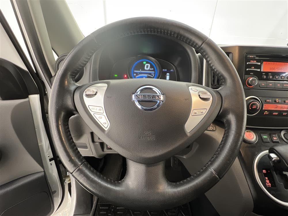 Nissan e-NV200 40,0 kWh Aut 109hk El-Skåpbil Kamera Moms  