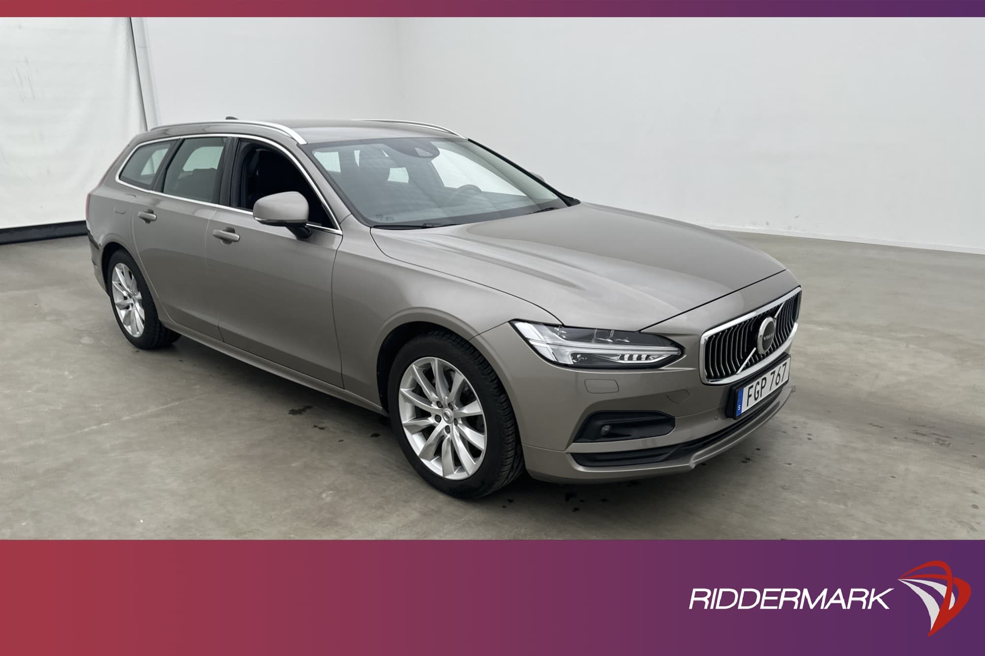 Volvo V90 B4 197hk Momentum VOC H/K Värmare  Kamera BLIS
