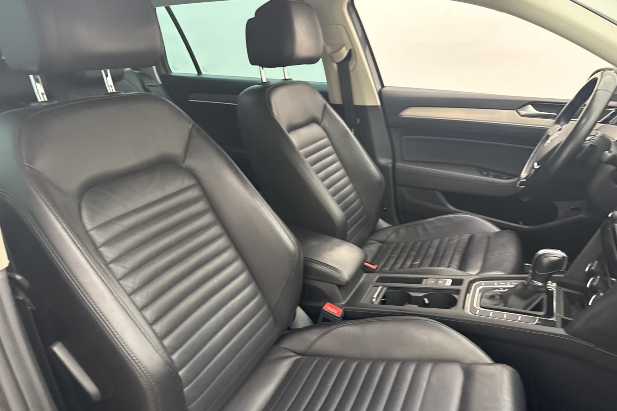 Volkswagen Passat TDI 4M 190hk Executive Drag Kamera Skinn