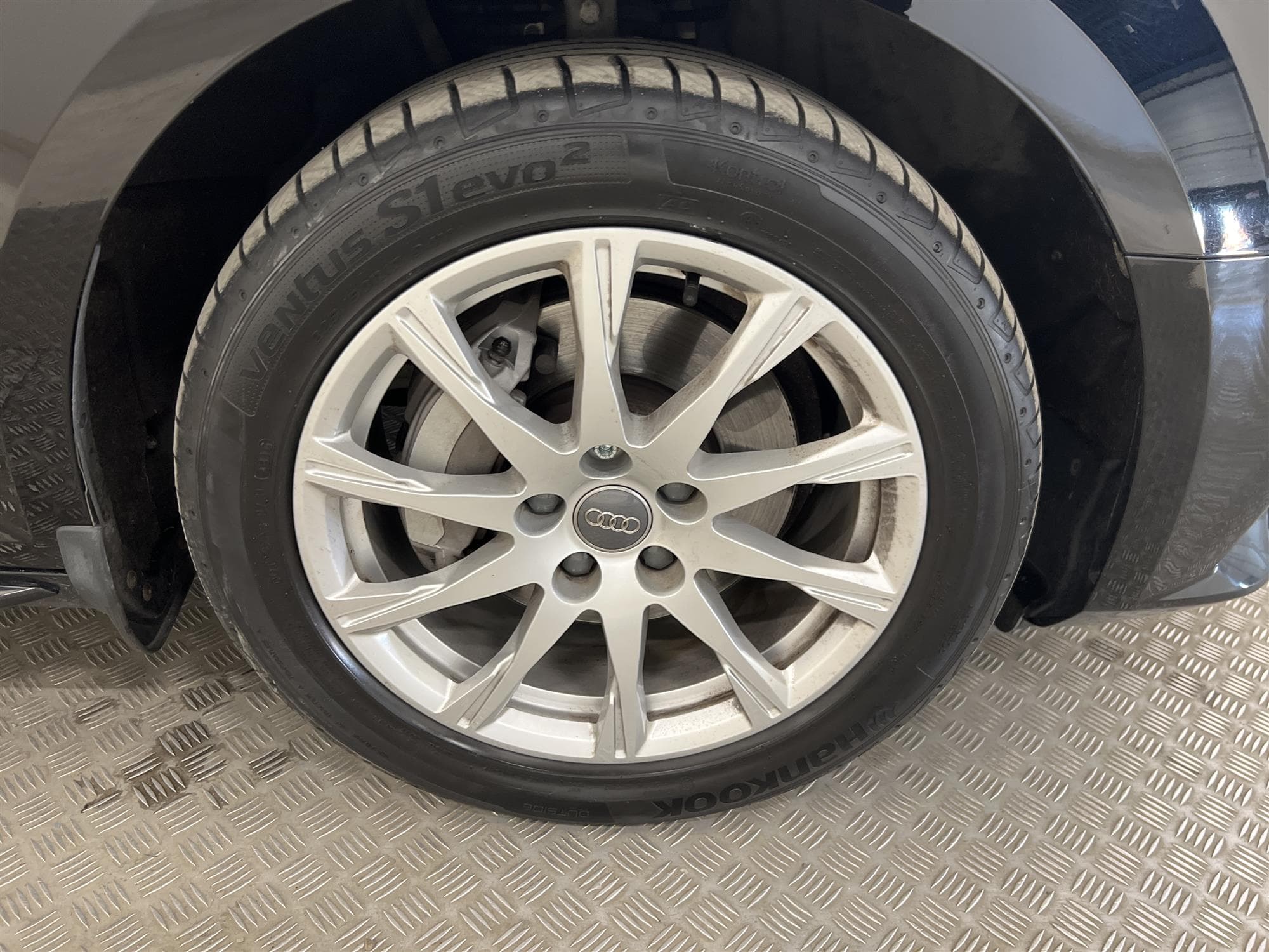 Audi A4 2.0 TDI Quattro 190hk D-Värmare Drag Audi Connect 