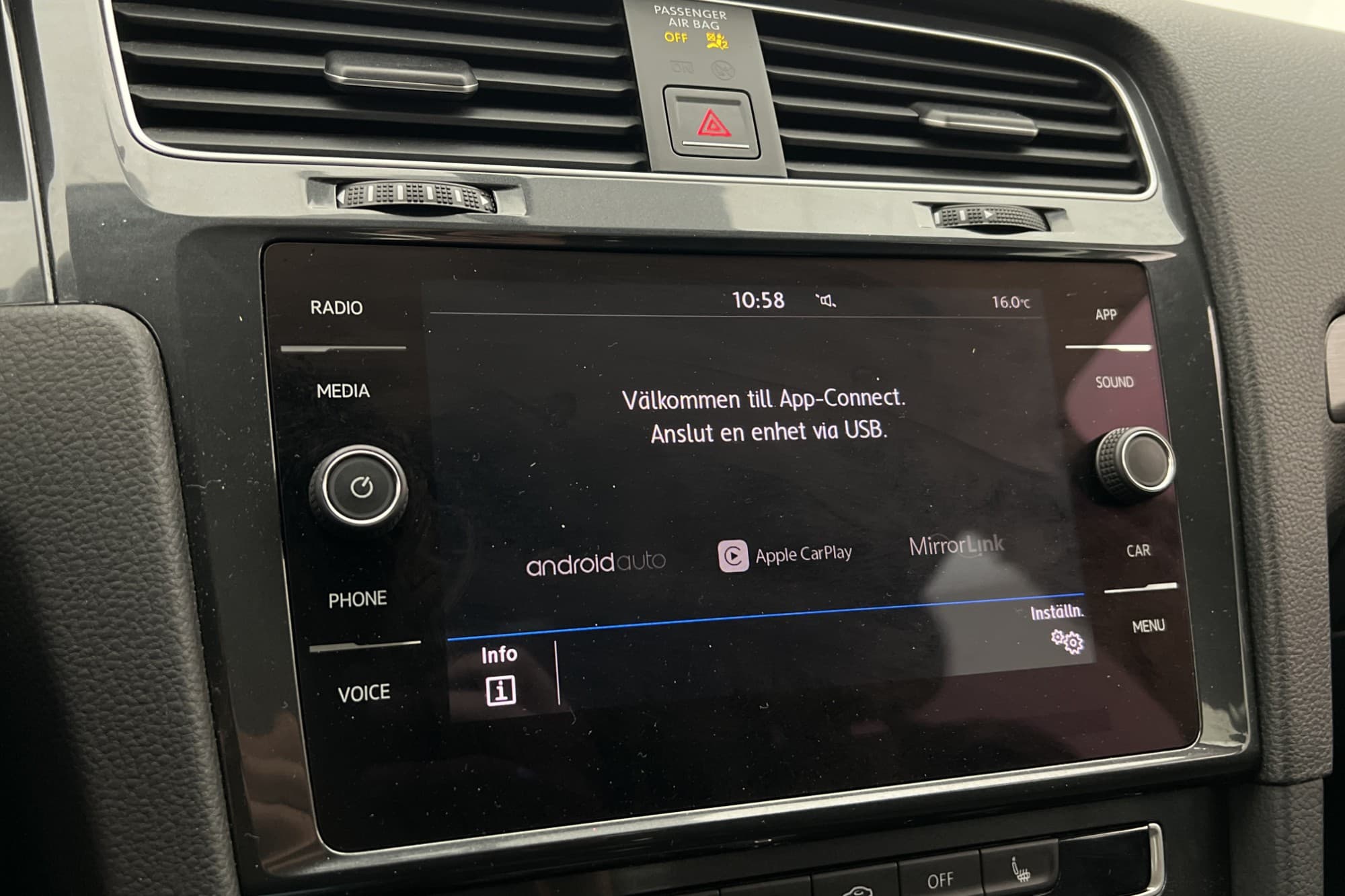 Volkswagen Golf SC 1.0 TSI 110hk Backkamera Dragkrok CarPlay