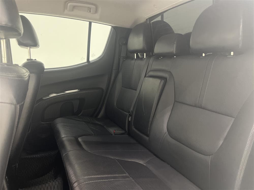 Mitsubishi L200 2.5 DI-D 178hk Automat Business Drag Moms interiör