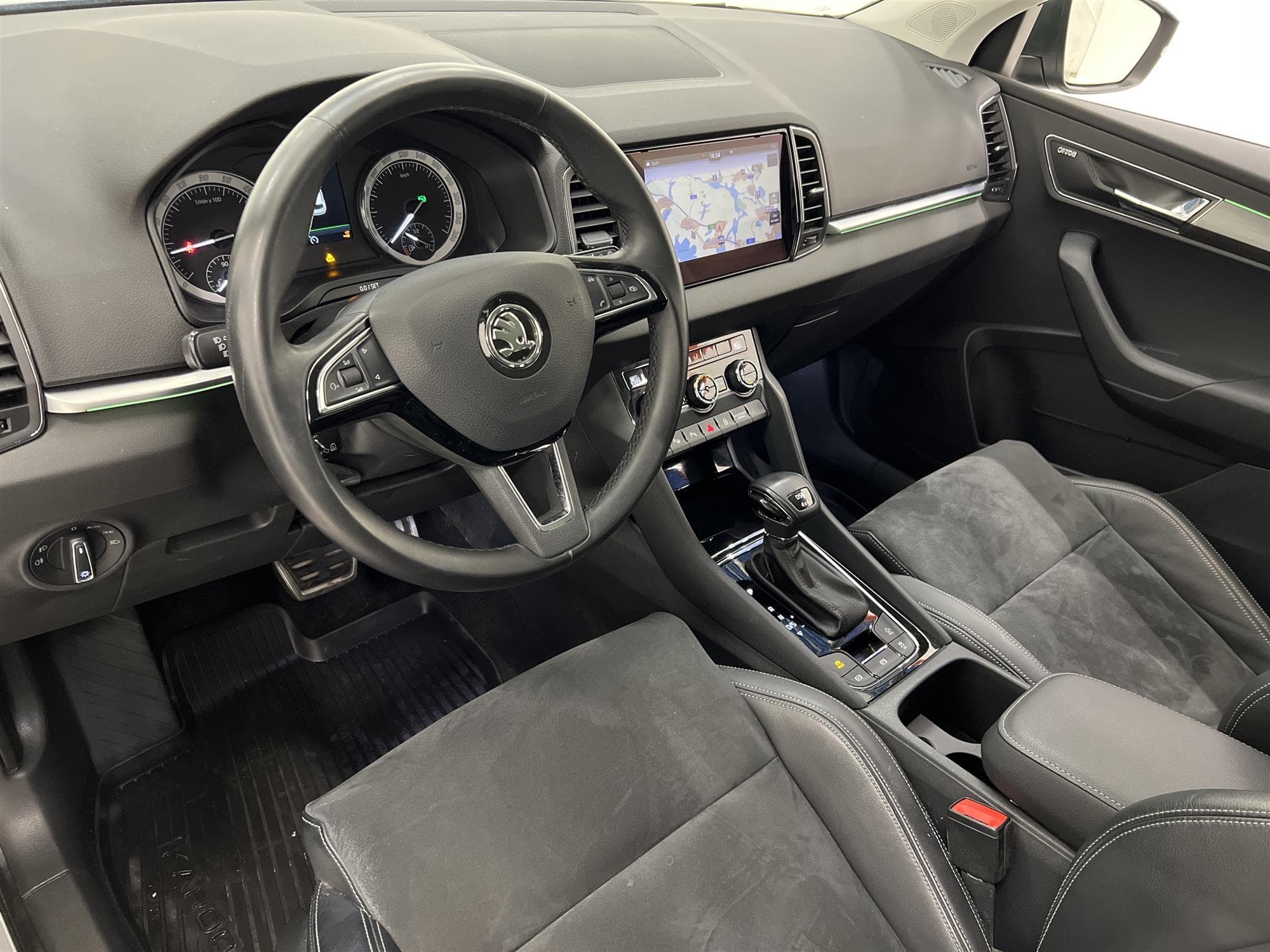 Skoda  Karoq 2.0 TDI 4x4 DSG 150hk Businessline D-Värm Drag 