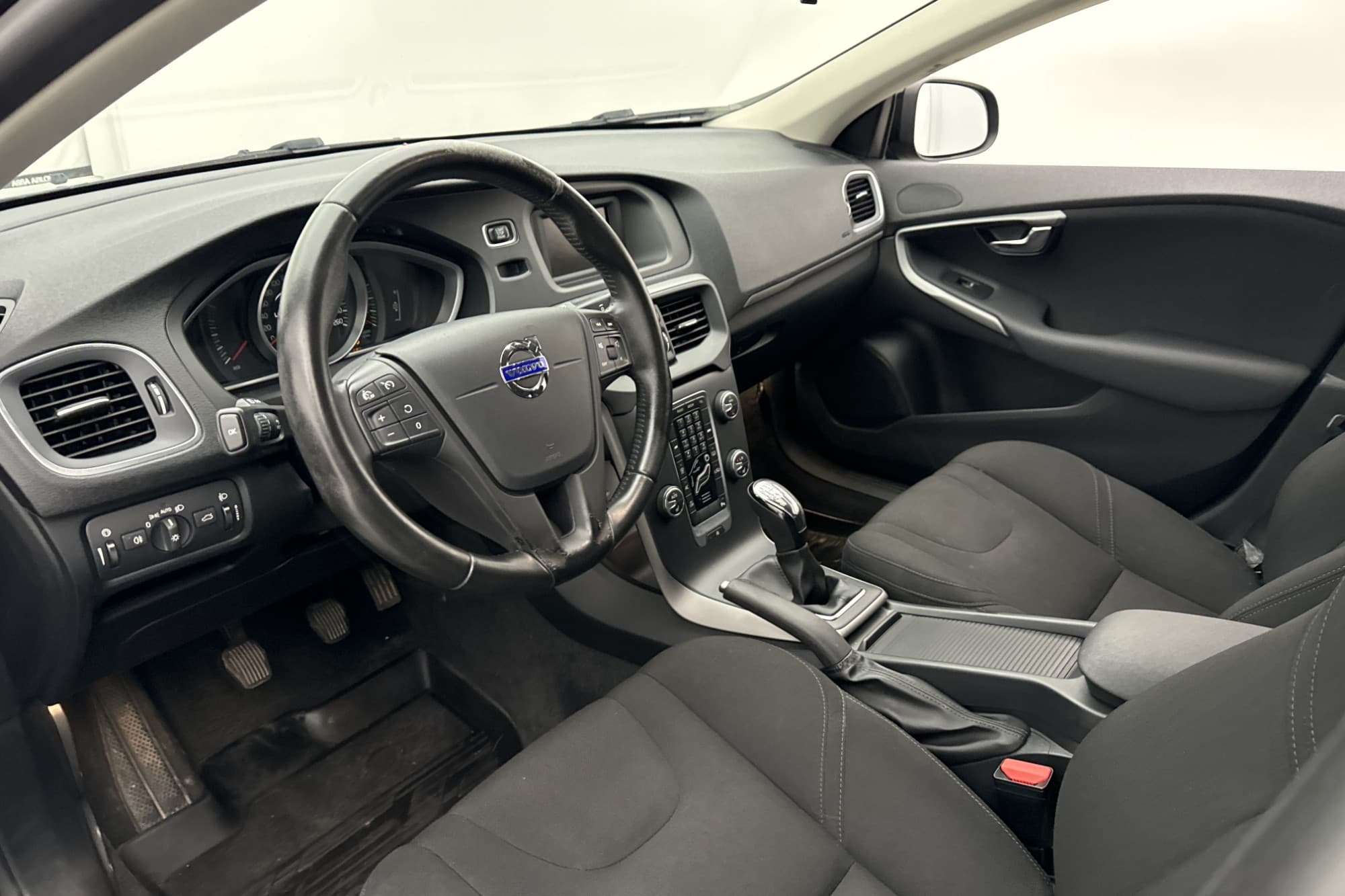 Volvo V40 T2 122hk Parkeringsvärmare Farthållare Bluetooth