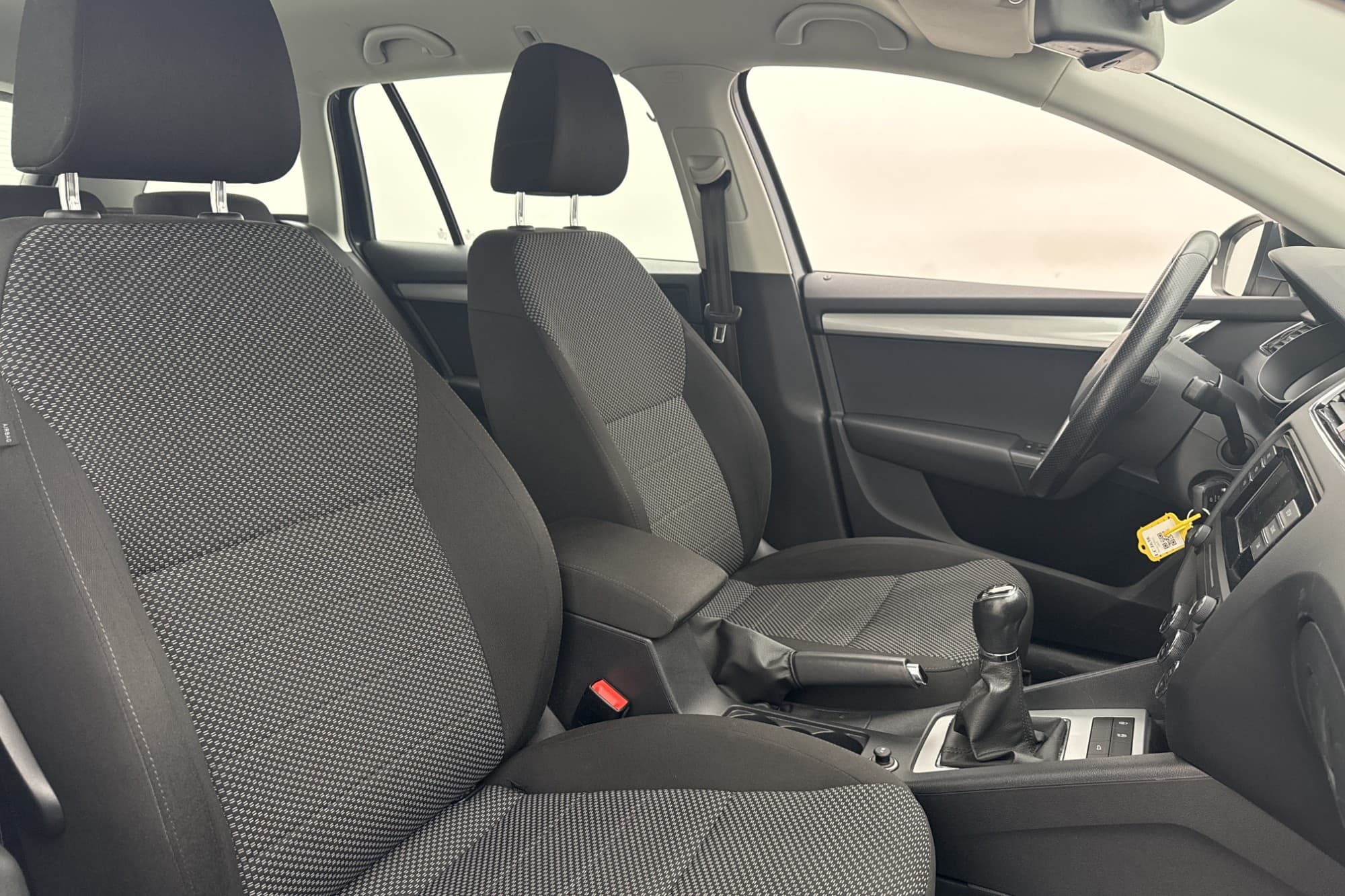 Skoda Octavia Kombi TSI 110hk Sensorer Farthållare Bluetooth
