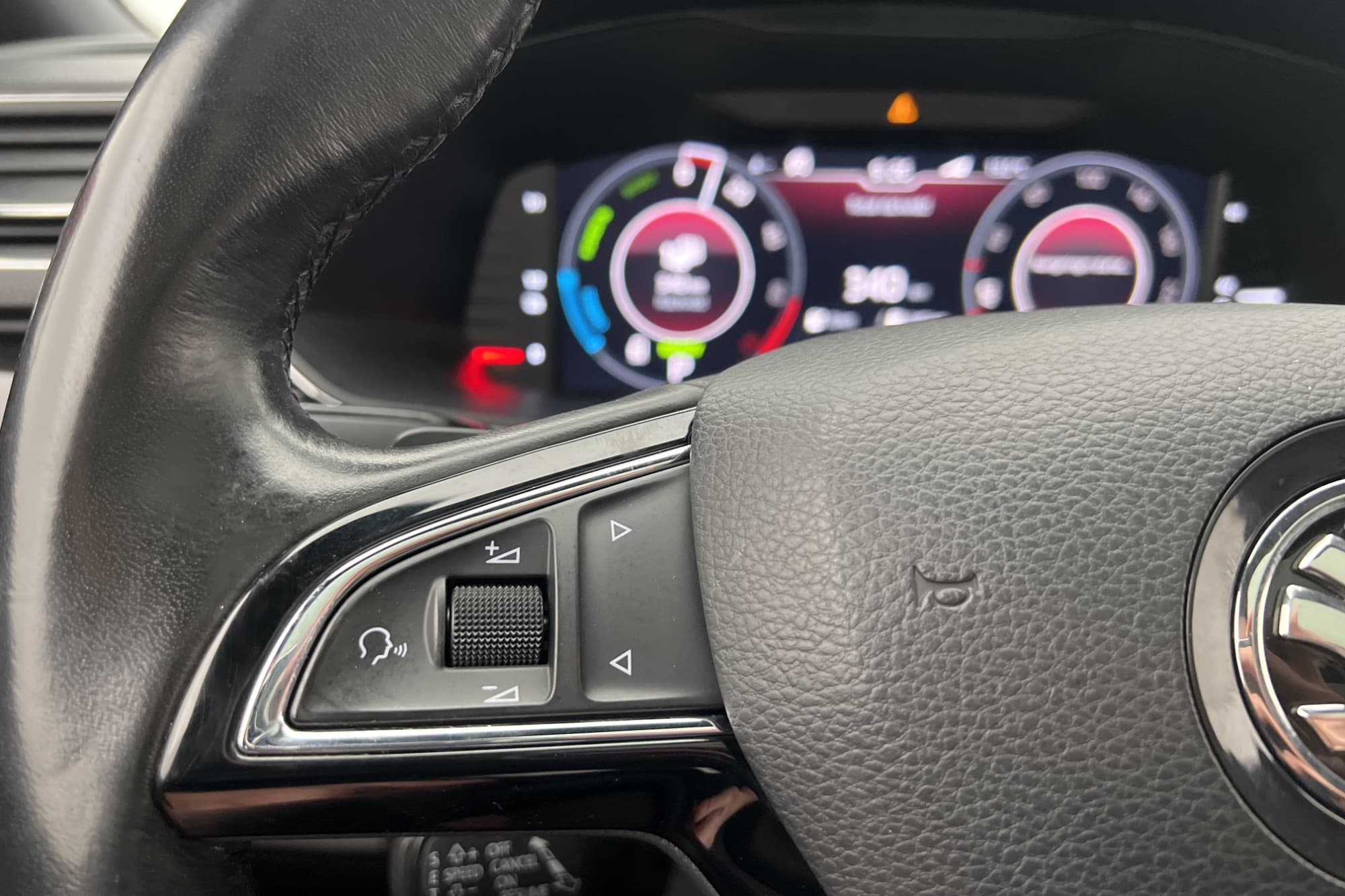 Skoda Superb iV Plug-in 218hk L&K Pano Cockpit Drag MOMS