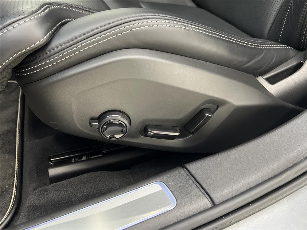 Volvo S90 T8 AWD TwEn 407hk R-Design B&O Head up Nyservadinteriör