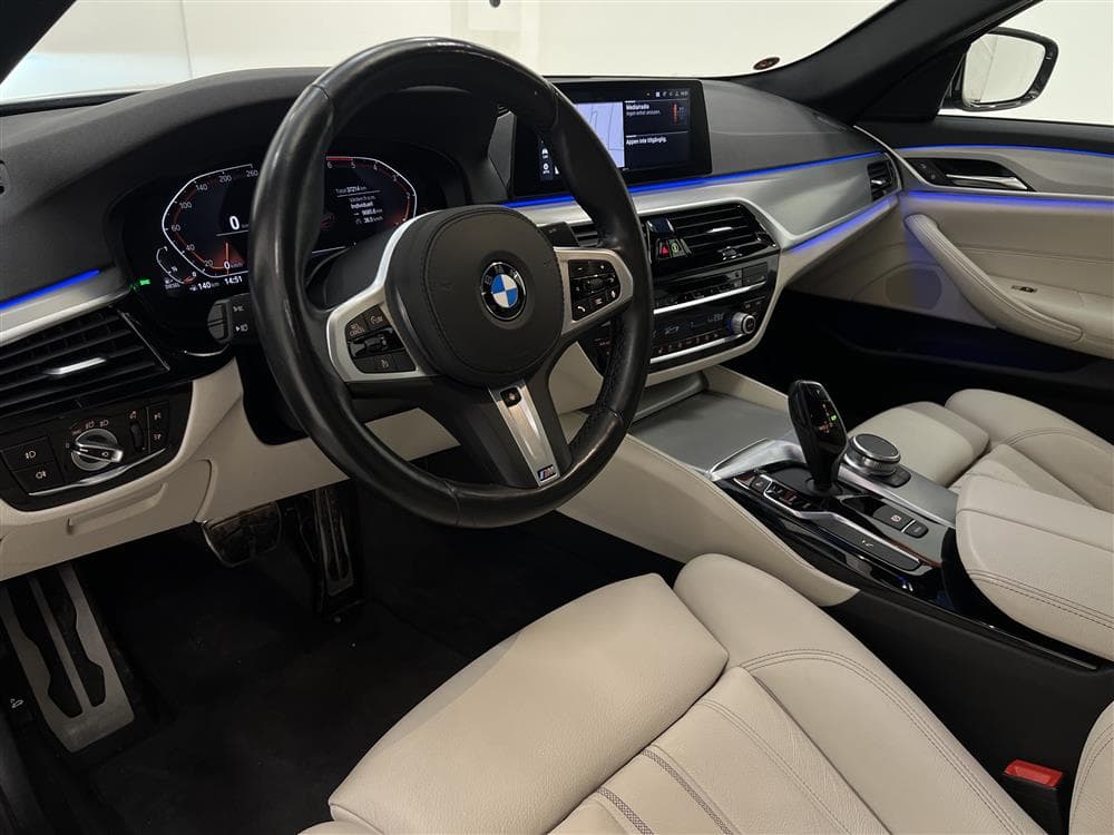 BMW 520 d xDrive 190hk M-sport Värmare HiFi kamera GPS Drag
