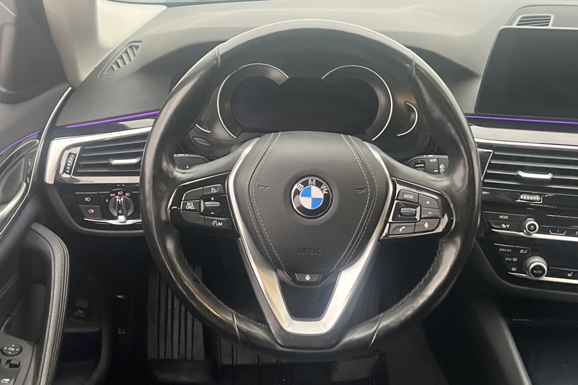 BMW 520 d xDrive 190hk Navigator Dragkrok B-Kamera 0,47L/mil