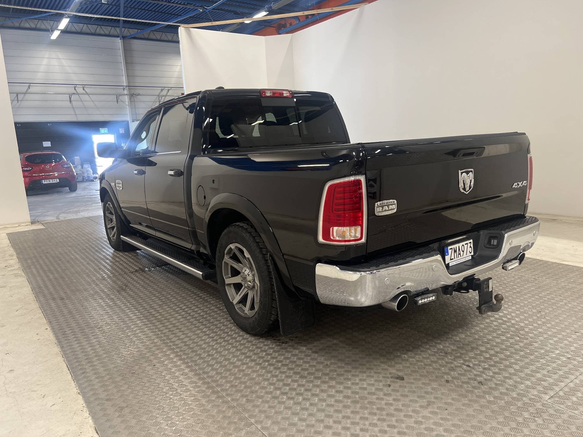 Dodge RAM Long Horn 5.7 395hk HEMI Luftfjädring Kamera Moms