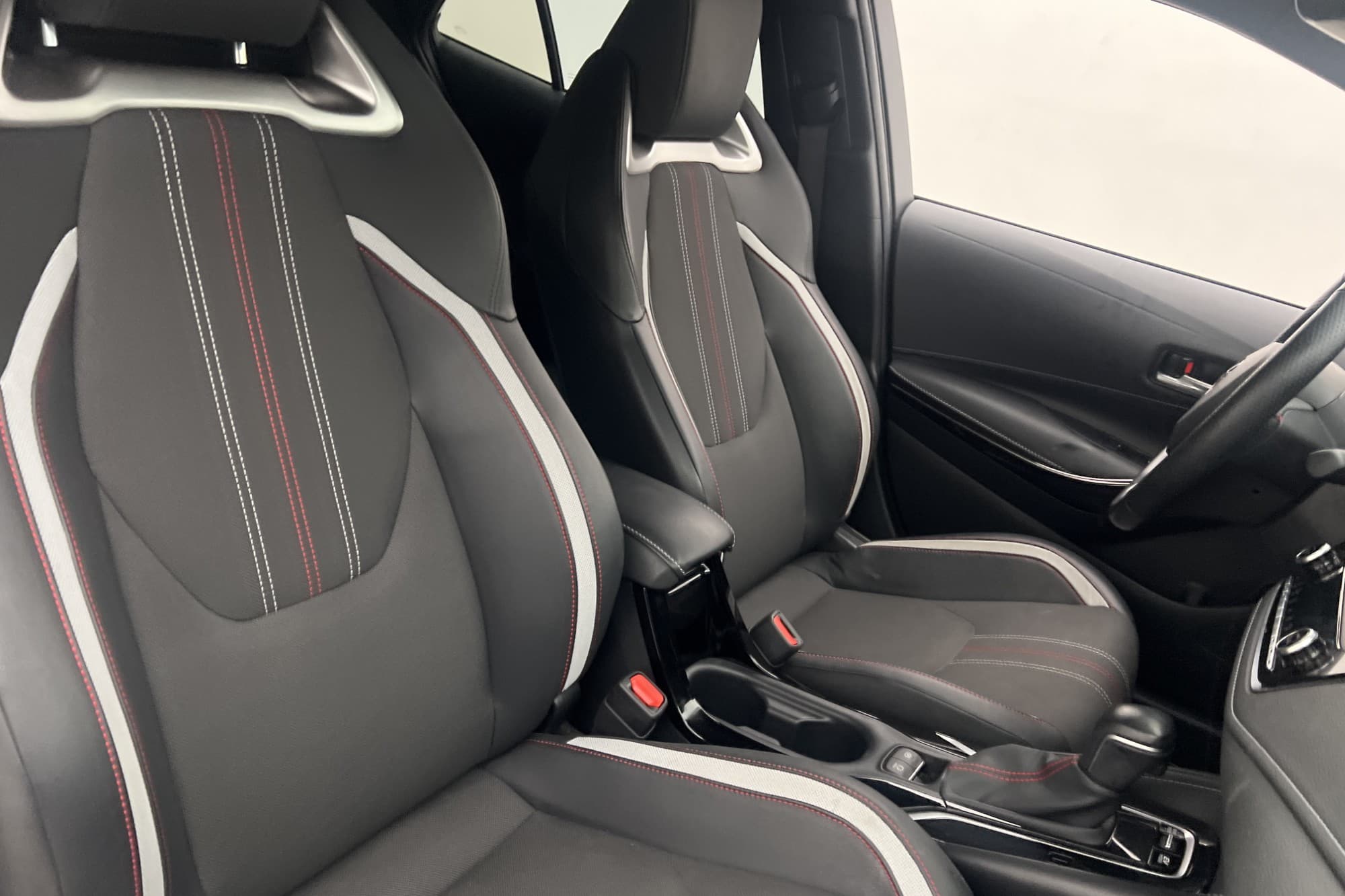 Toyota Corolla Hybrid 122hk GR Sport M&K-Värmare Kamera Navi