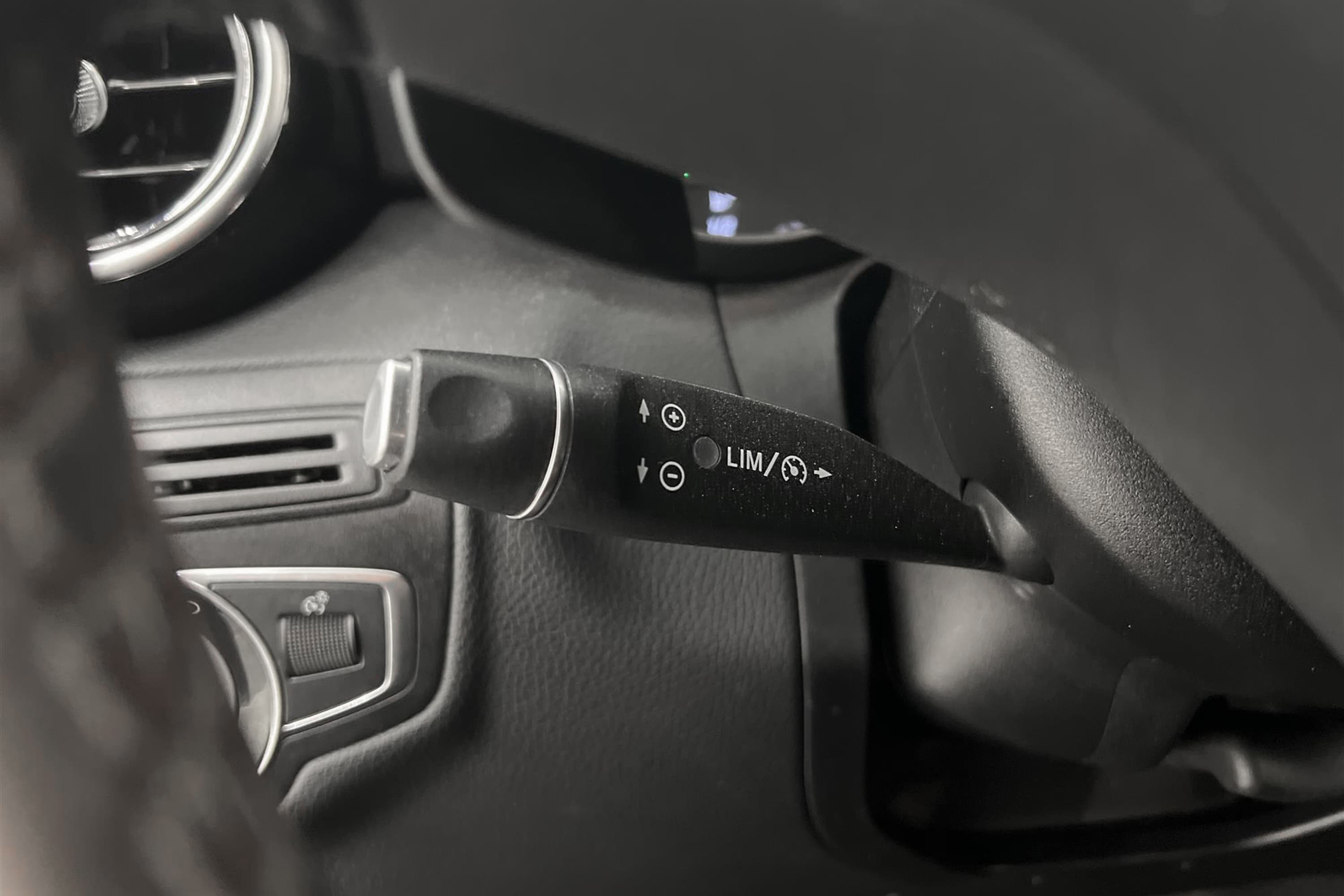 Mercedes-Benz C 220 BlueTEC 170hk Navi PDC Välserv 0,43l/milinteriör