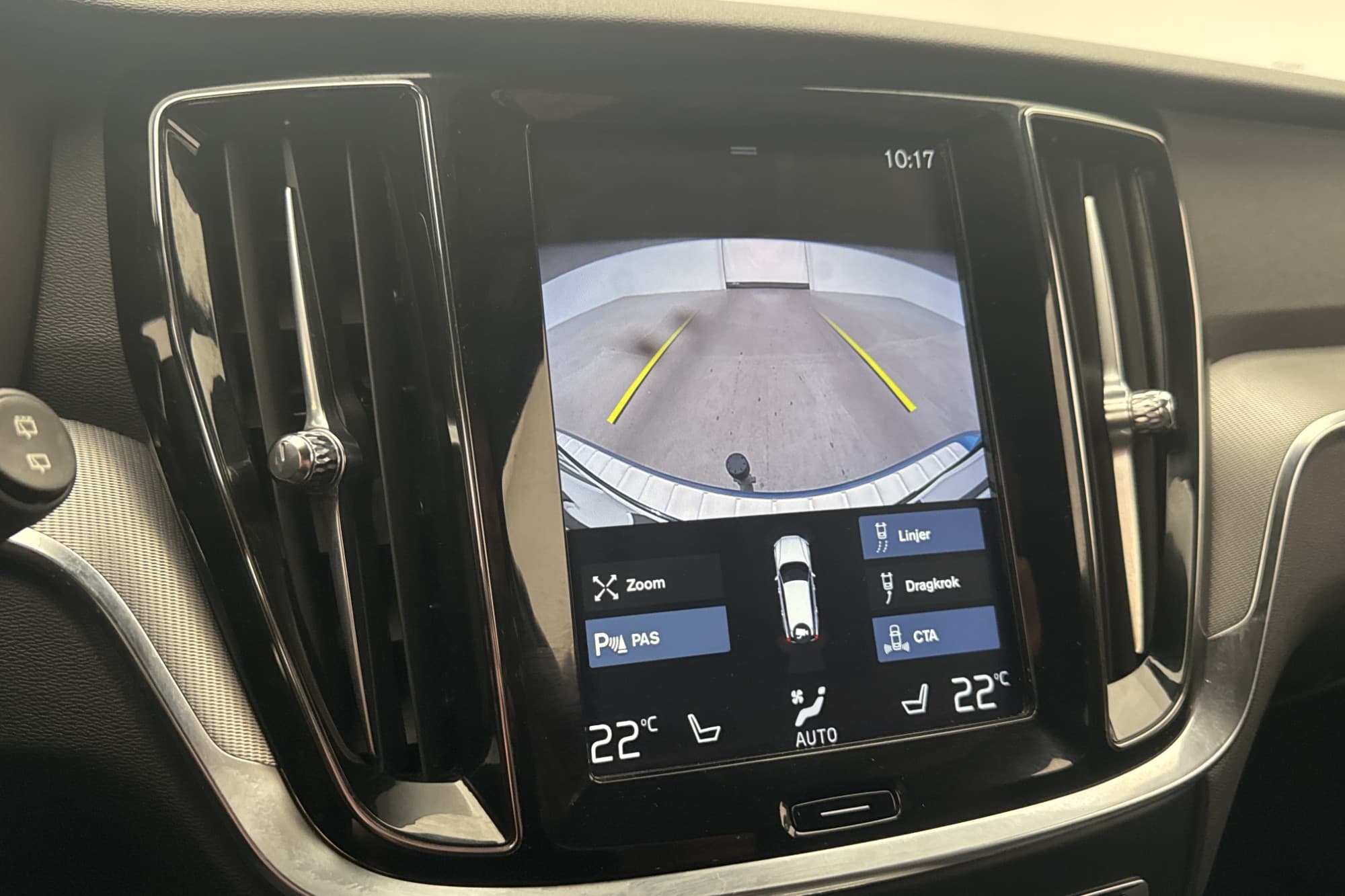 Volvo V60 D4 AWD R-Design VOC H/K Värmare Kamera Dragkrok