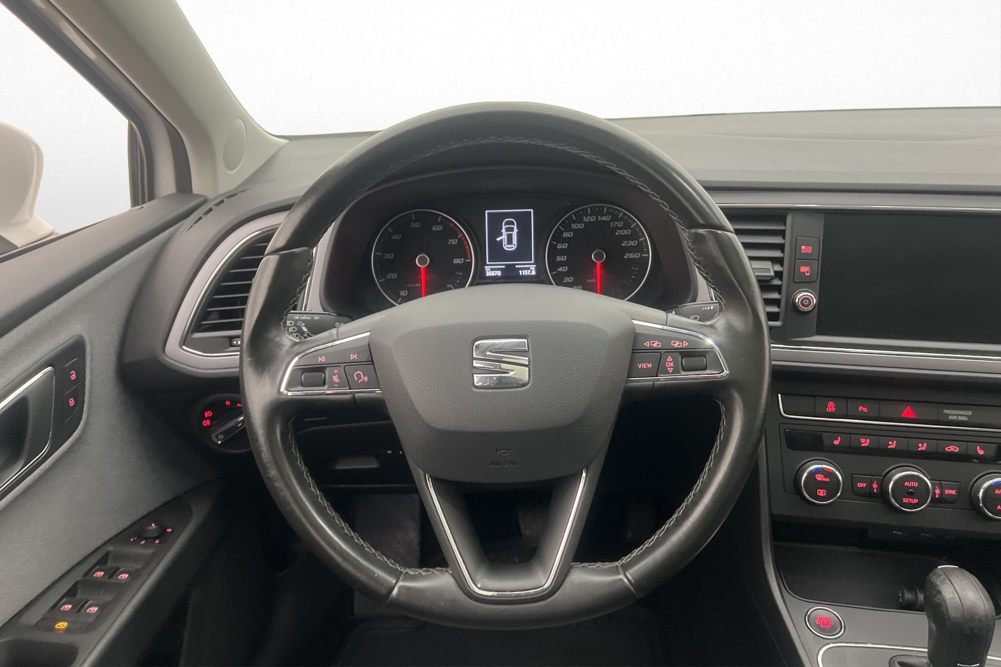 SEAT Leon ST 1.5 TGI 130hk Panorama Kamera CarPlay Sensor