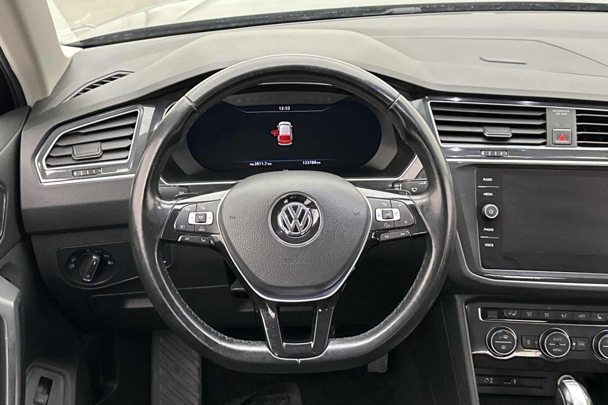 Volkswagen Tiguan 2.0 TDI 4M 190hk GT Drag D-Värm Cockpit