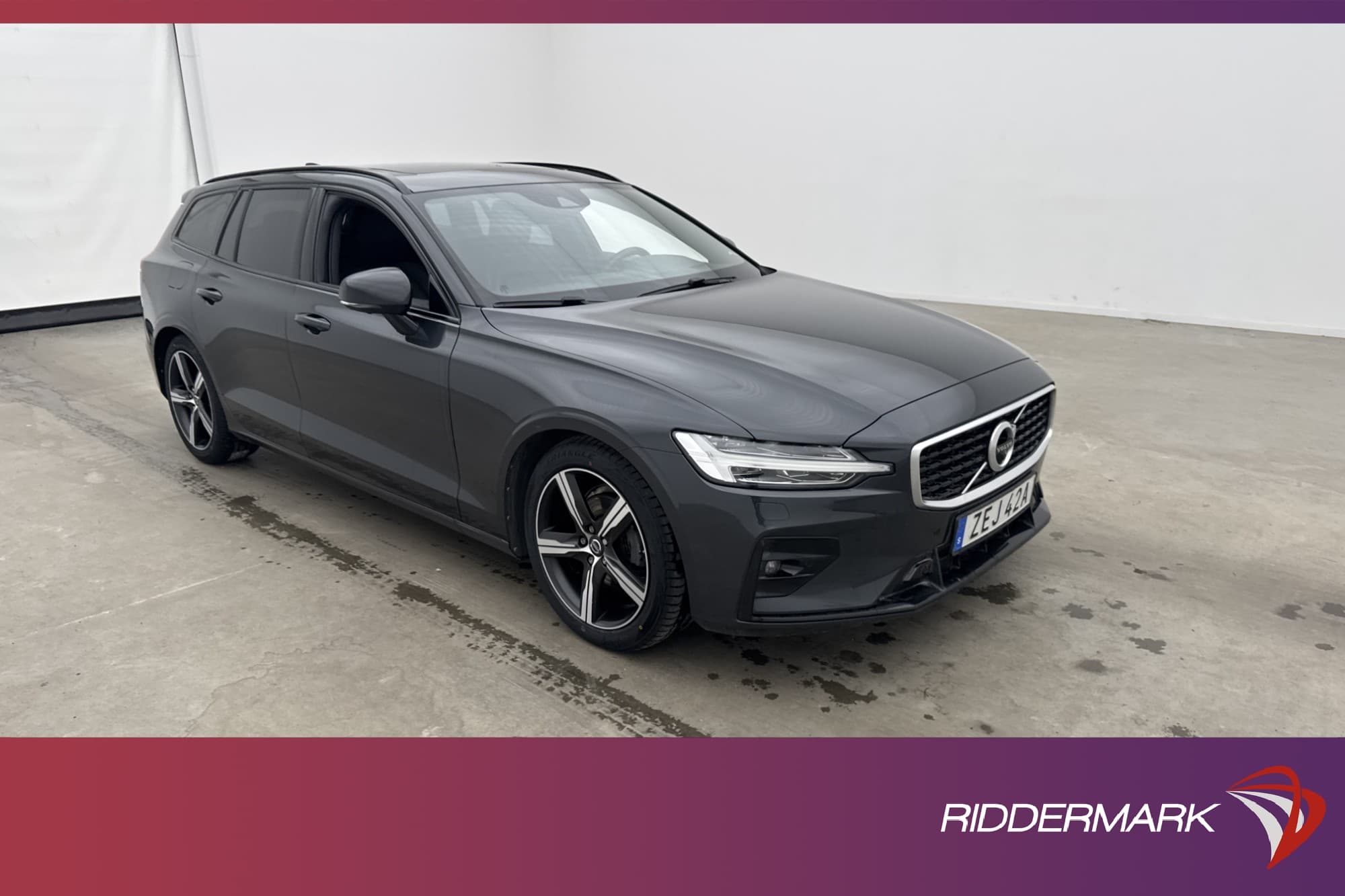 Volvo V60 D4 190hk R-Design Pano VOC Värm H/K 360º Skinn HUD